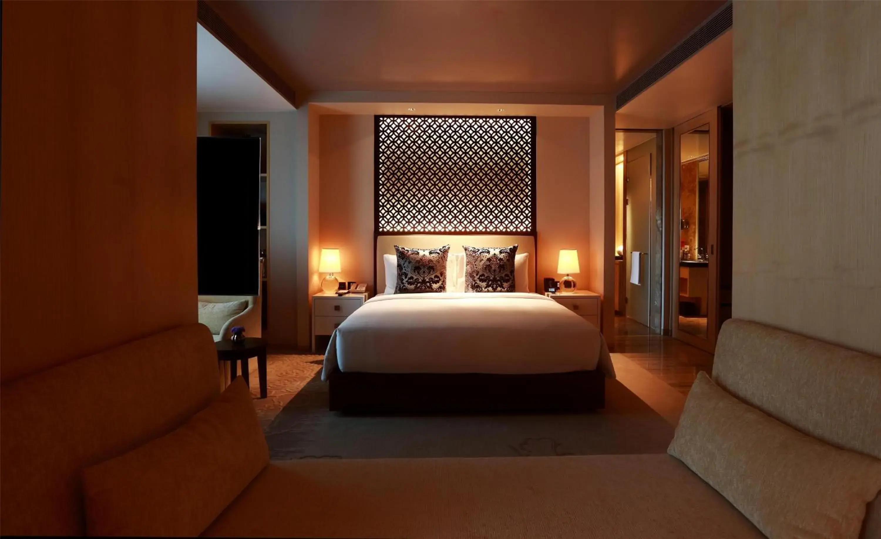 Photo of the whole room, Bed in Park Hyatt Chennai Photo of the whole room, Bed in Park Hyatt Chennai