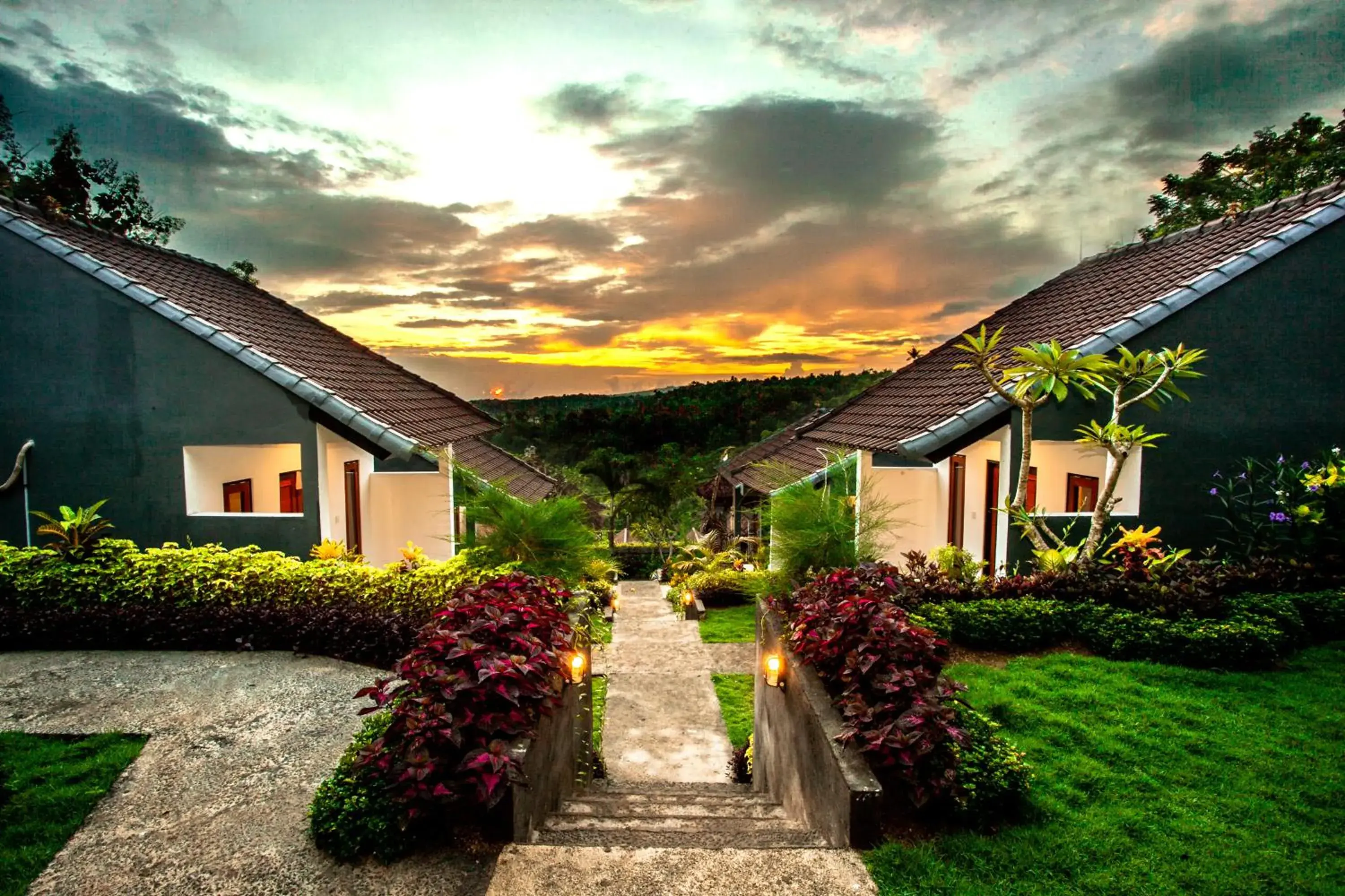 Property building in Singgahan Bungalow by ecommerceloka Property building in Singgahan Bungalow by ecommerceloka