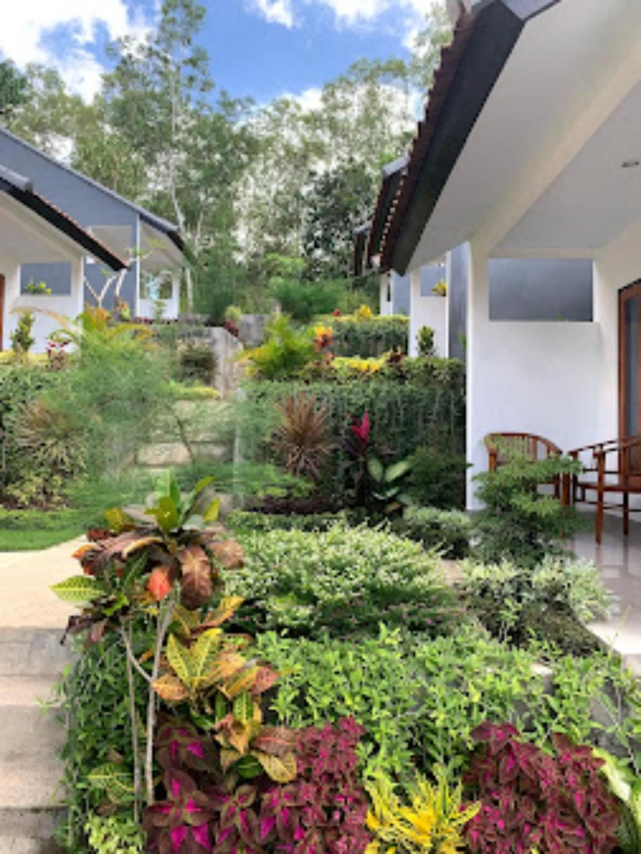 Garden in Singgahan Bungalow by ecommerceloka