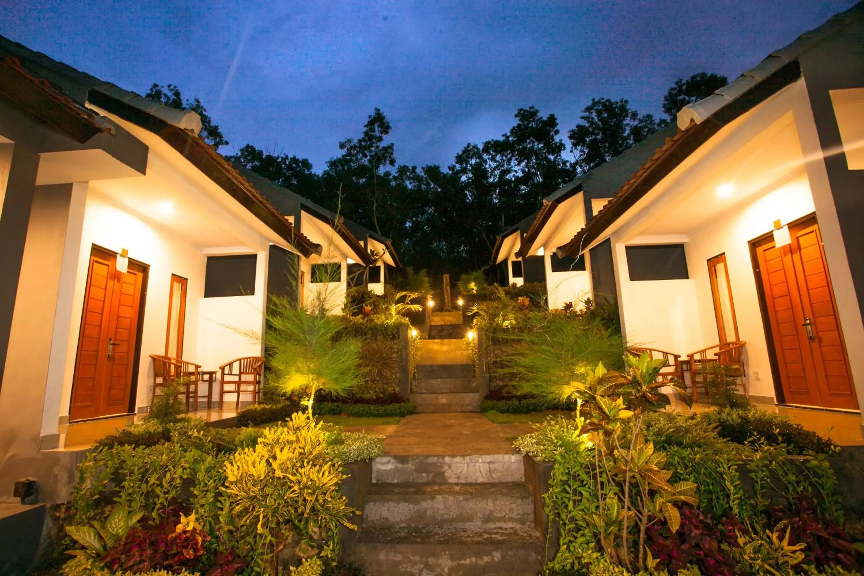 Property building in Singgahan Bungalow by ecommerceloka Property building in Singgahan Bungalow by ecommerceloka