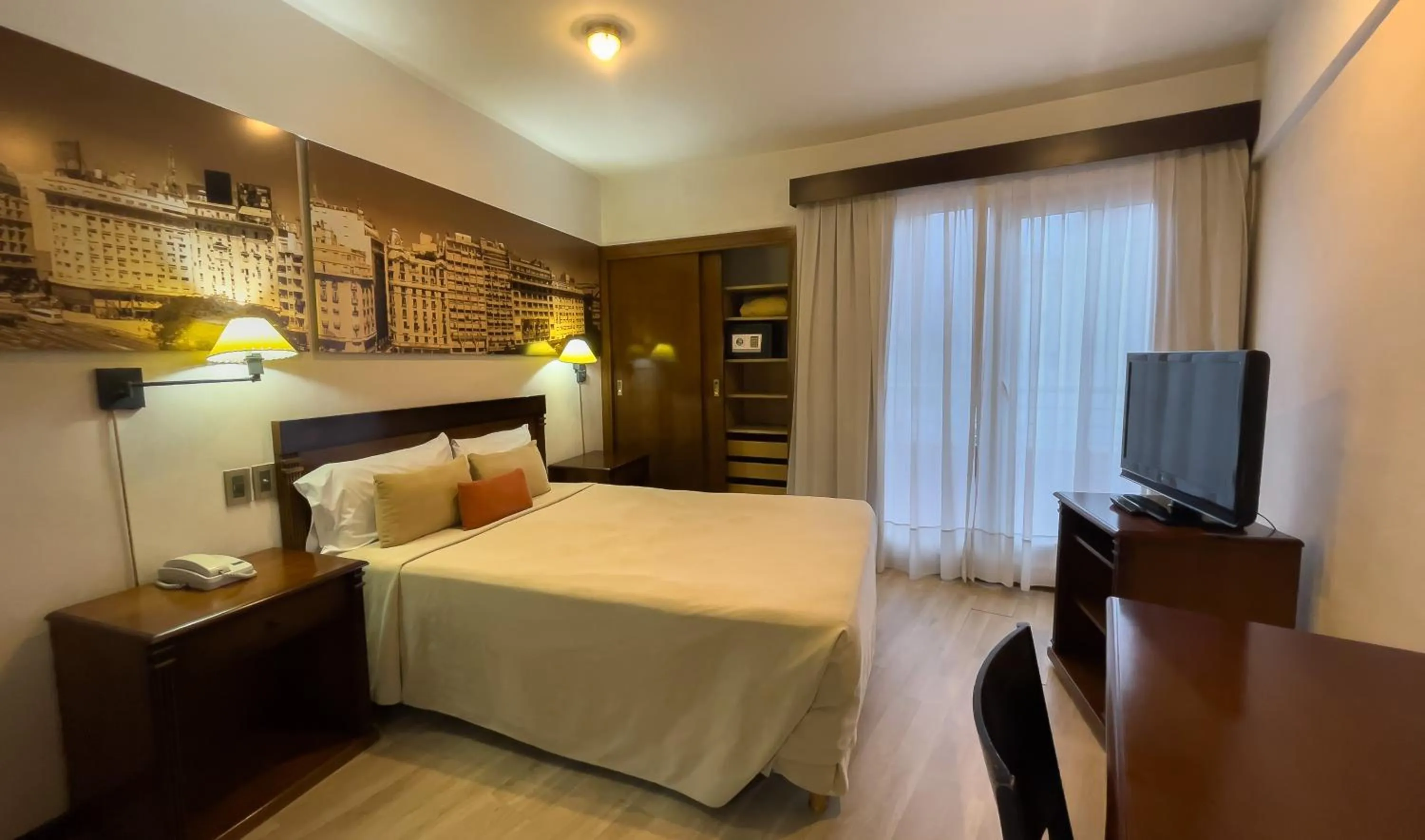 Bed in Hotel HR Plaza Luxor