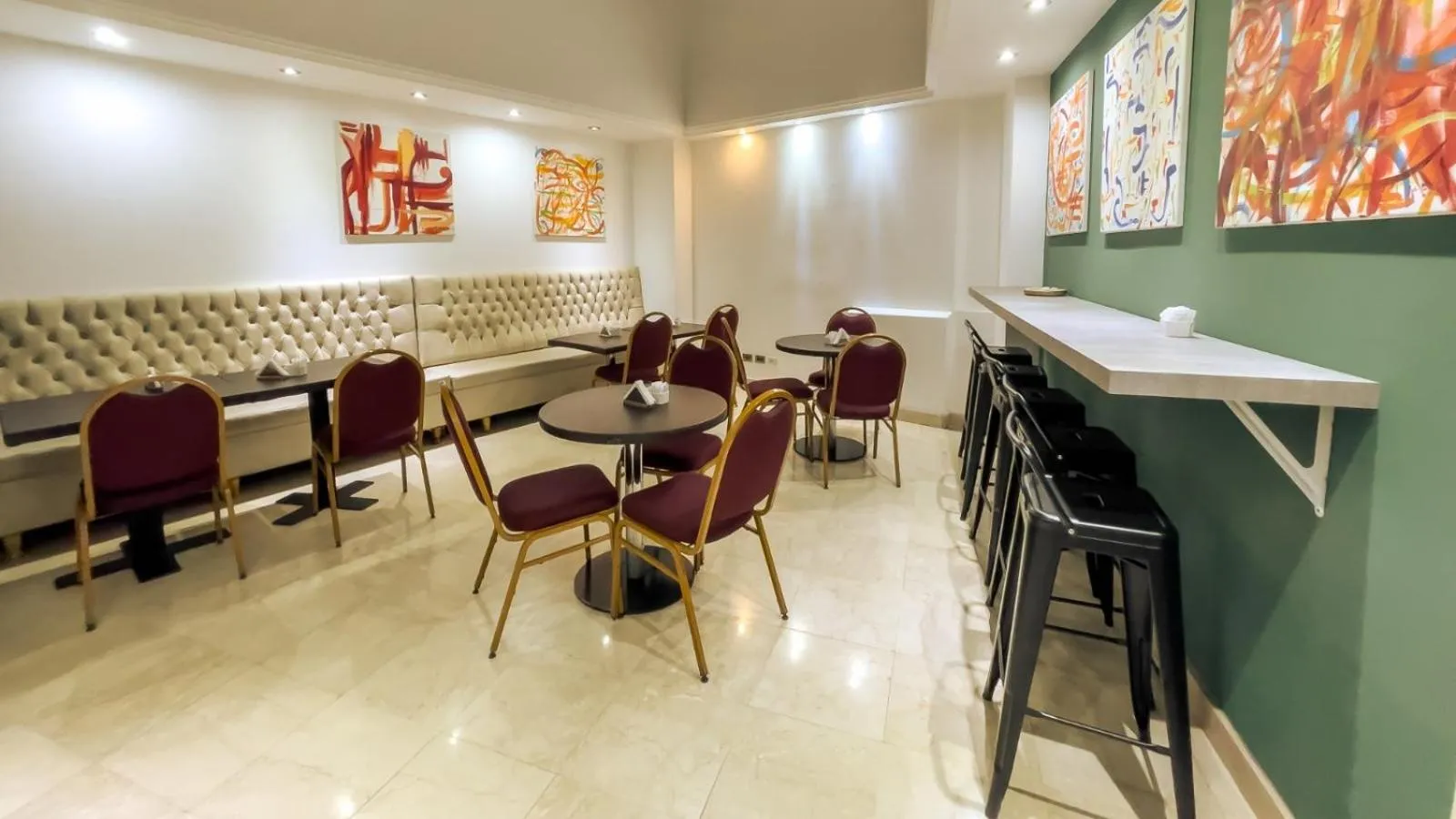 Breakfast in Hotel HR Plaza Luxor