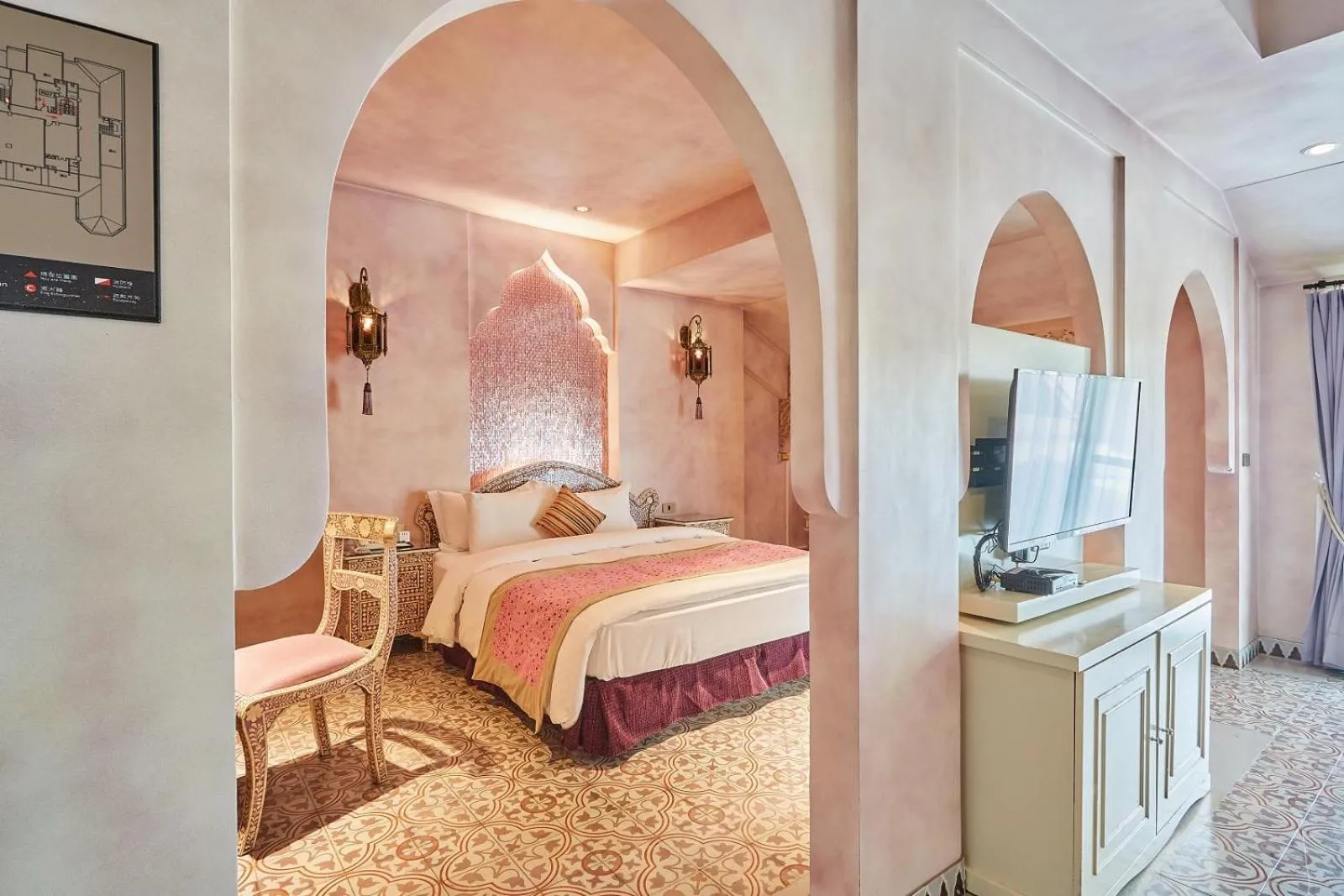 Bed in Kenting Amanda Hotel