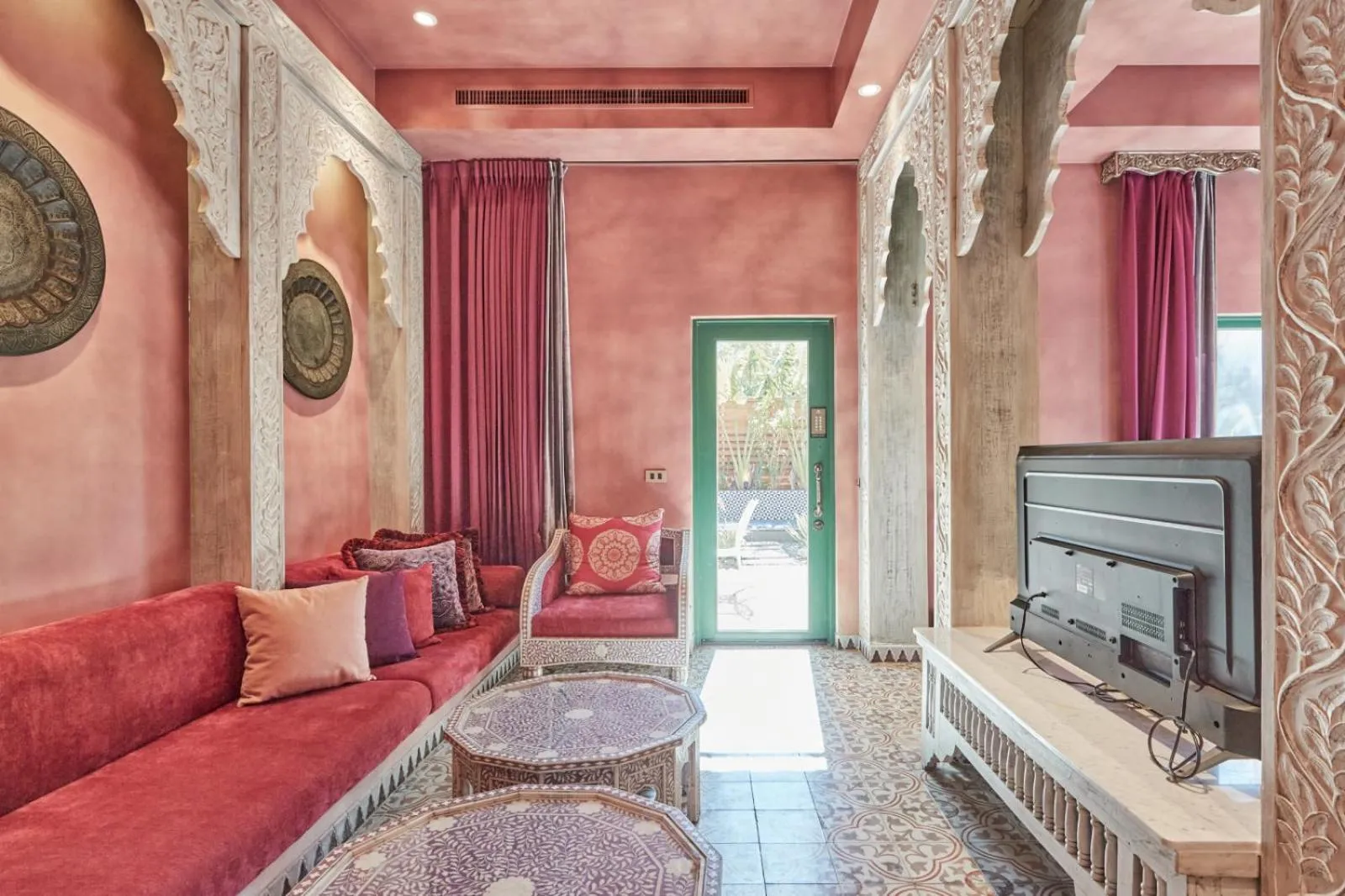 TV and multimedia in Kenting Amanda Hotel