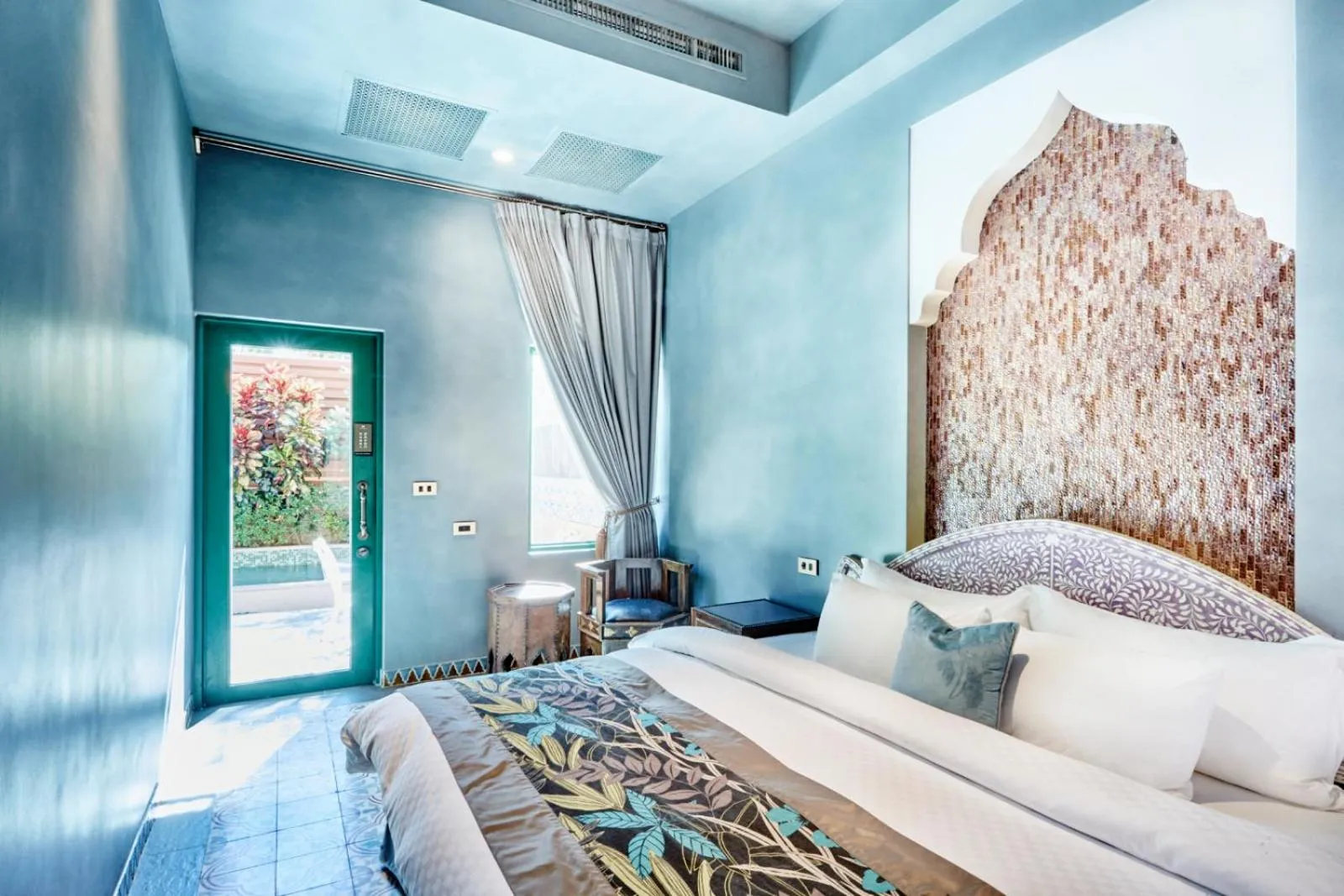 Bed in Kenting Amanda Hotel