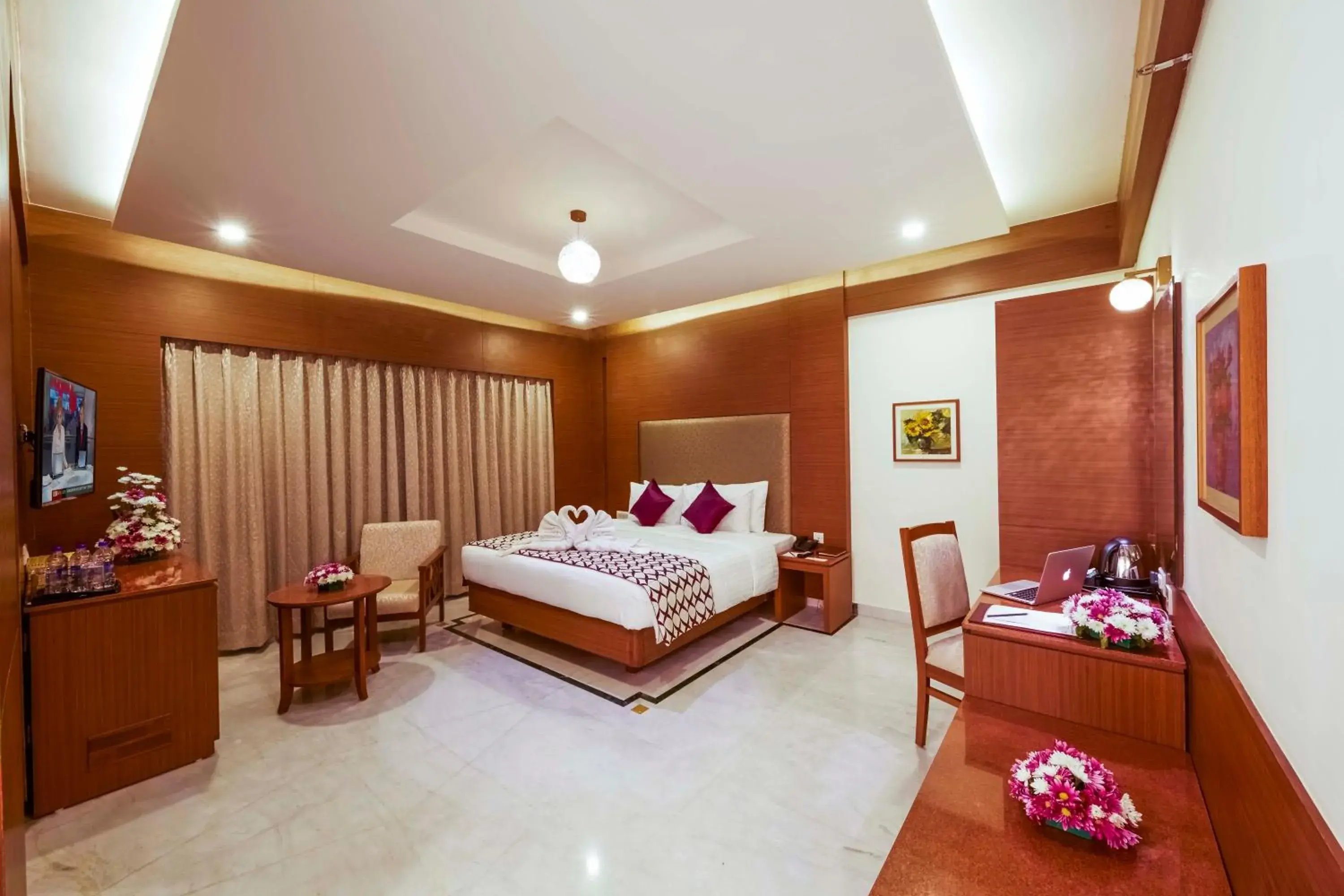 Photo of the whole room, Bed in JP Chennai Hotel Photo of the whole room, Bed in JP Chennai Hotel