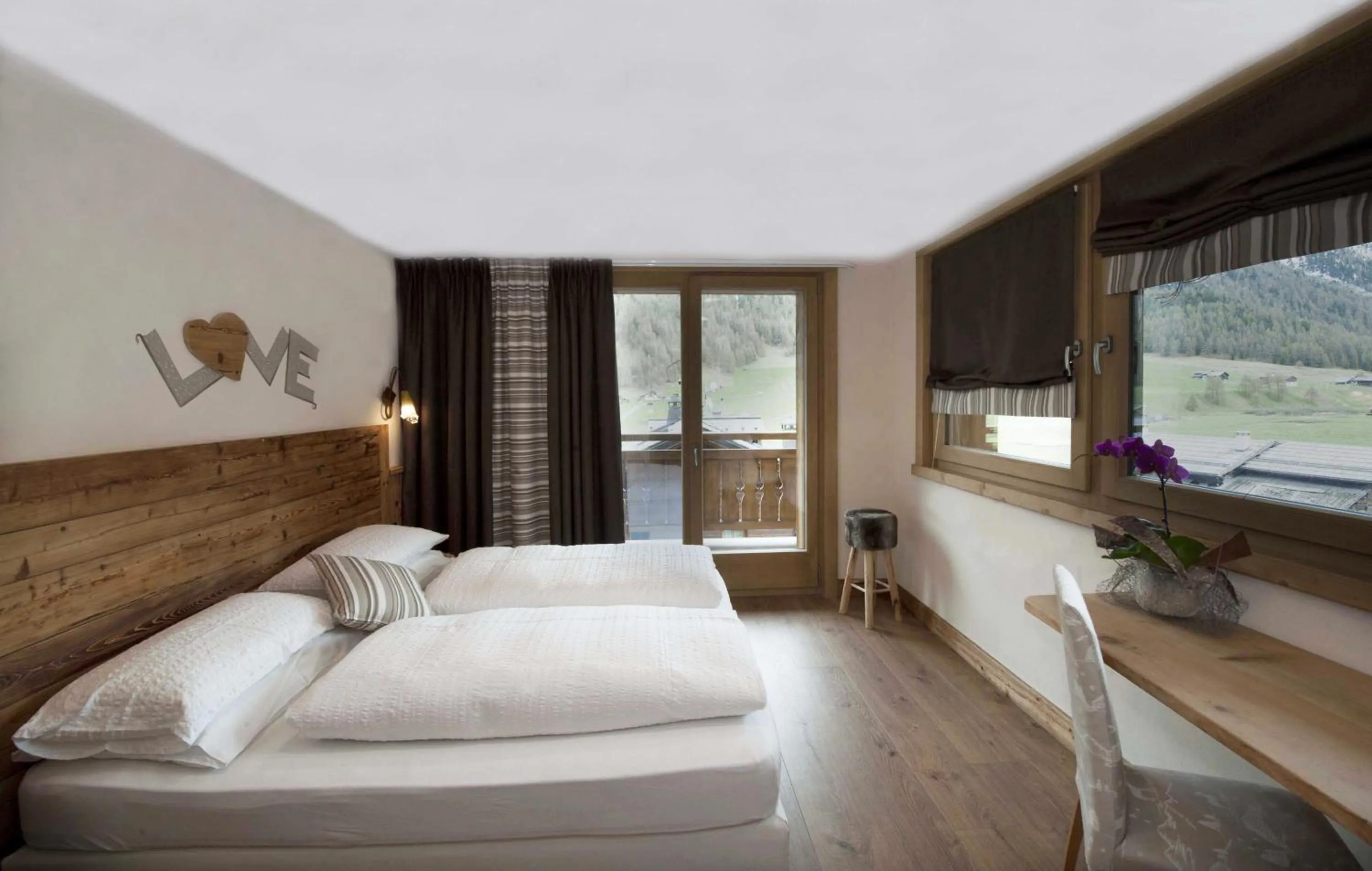 Photo of the whole room, Bed in Hotel Amerikan