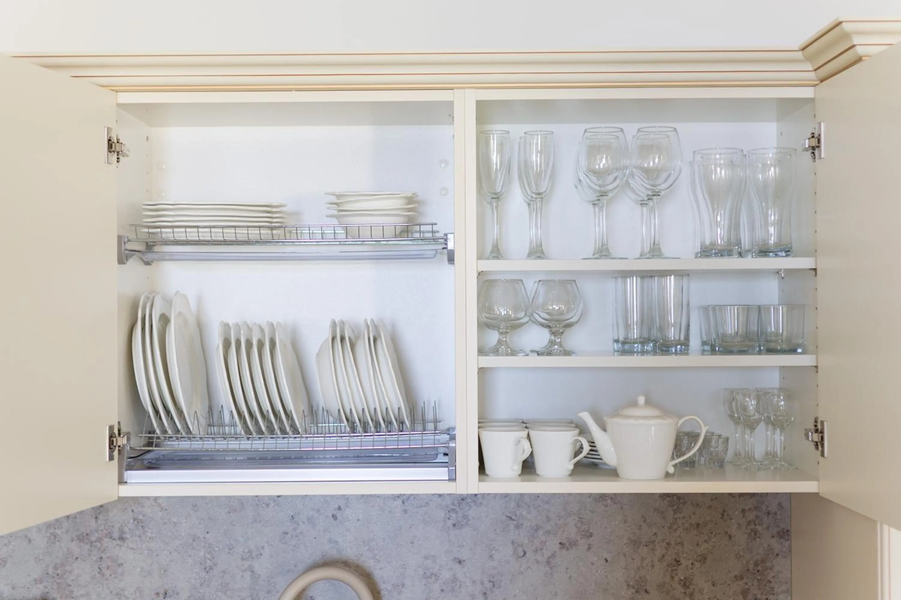 Kitchen or kitchenette in Oak Leaf Residences