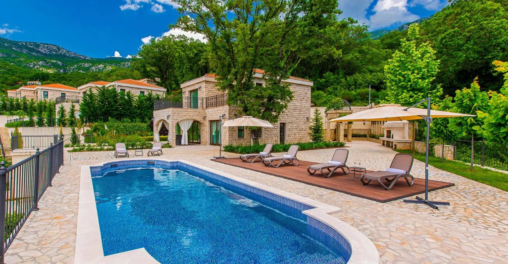 Villa with Private Pool in Oak Leaf Residences Villa with Private Pool in Oak Leaf Residences