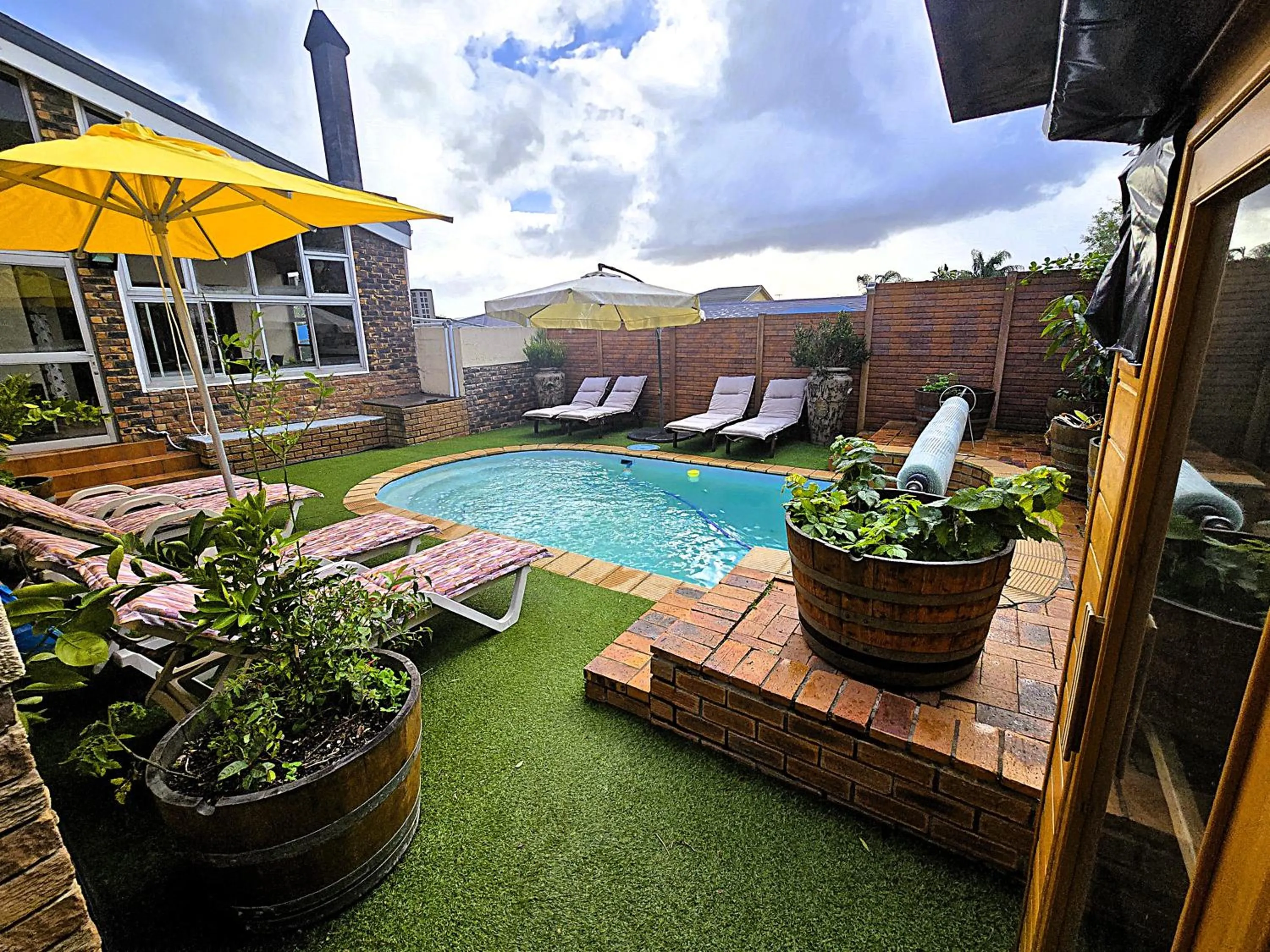 Garden in Walters Lane Luxury Accommodation main house - No loadshedding
