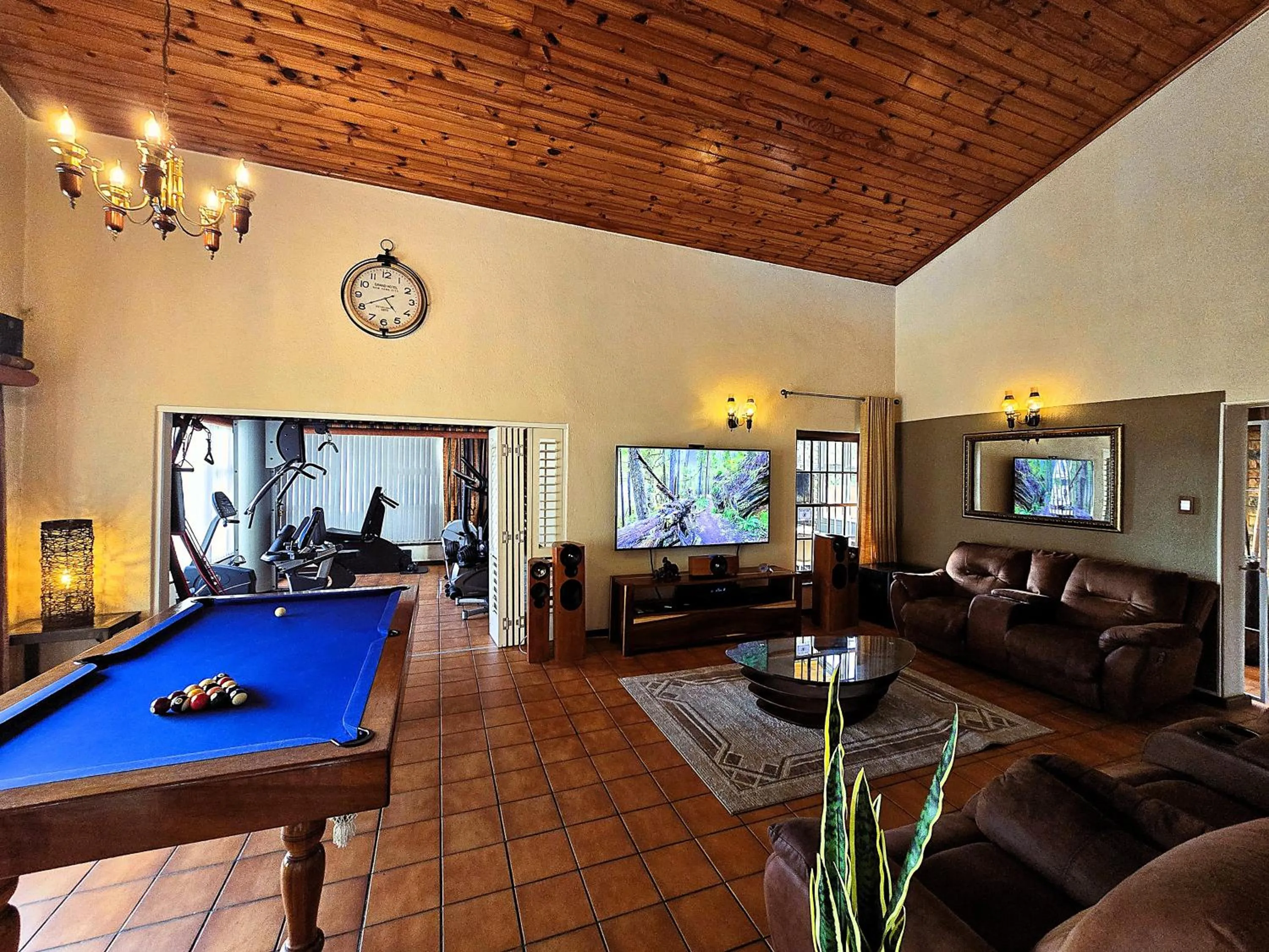 Billiard in Walters Lane Luxury Accommodation main house - No loadshedding