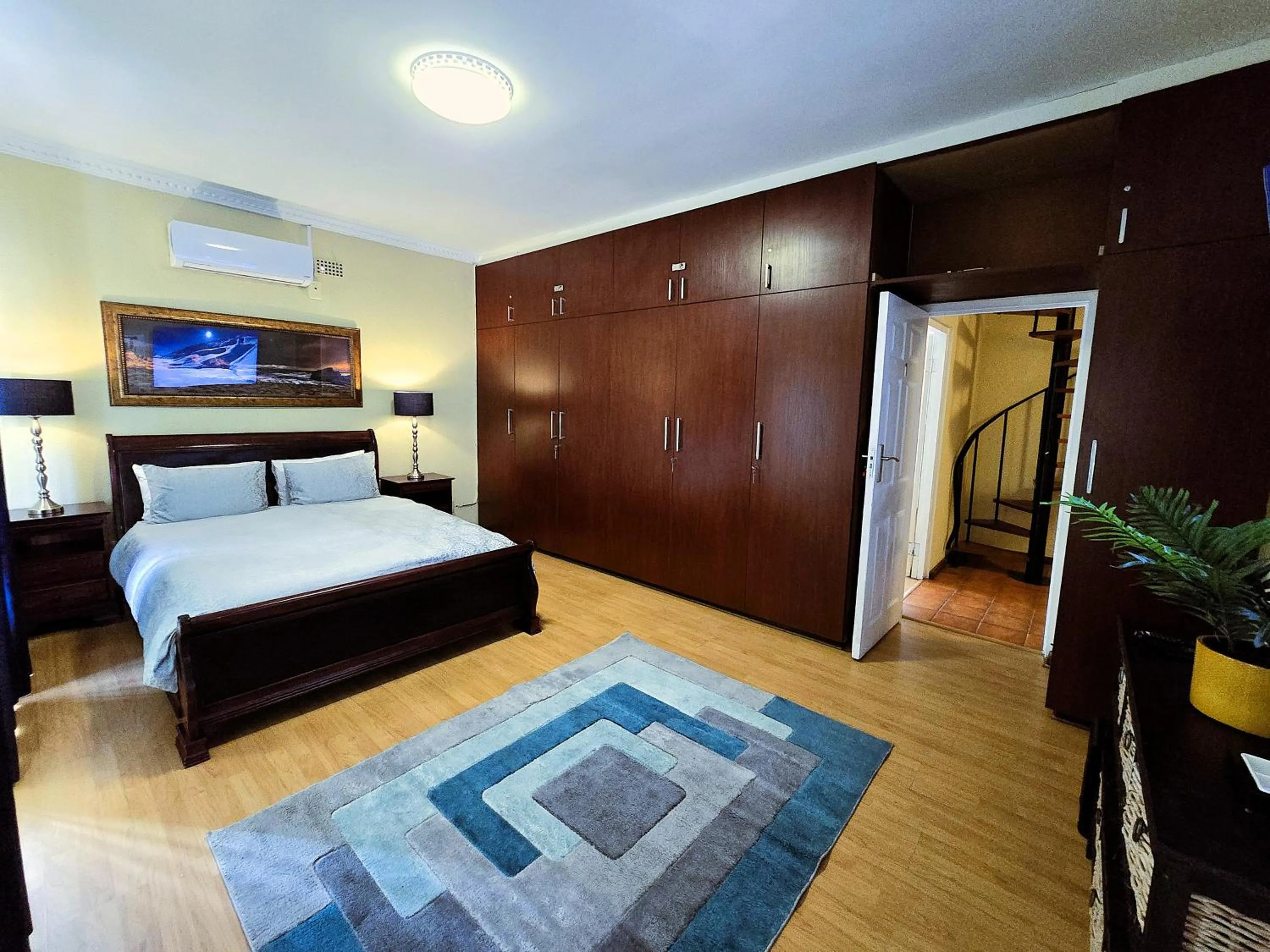 TV and multimedia, Bed in Walters Lane Luxury Accommodation main house - No loadshedding