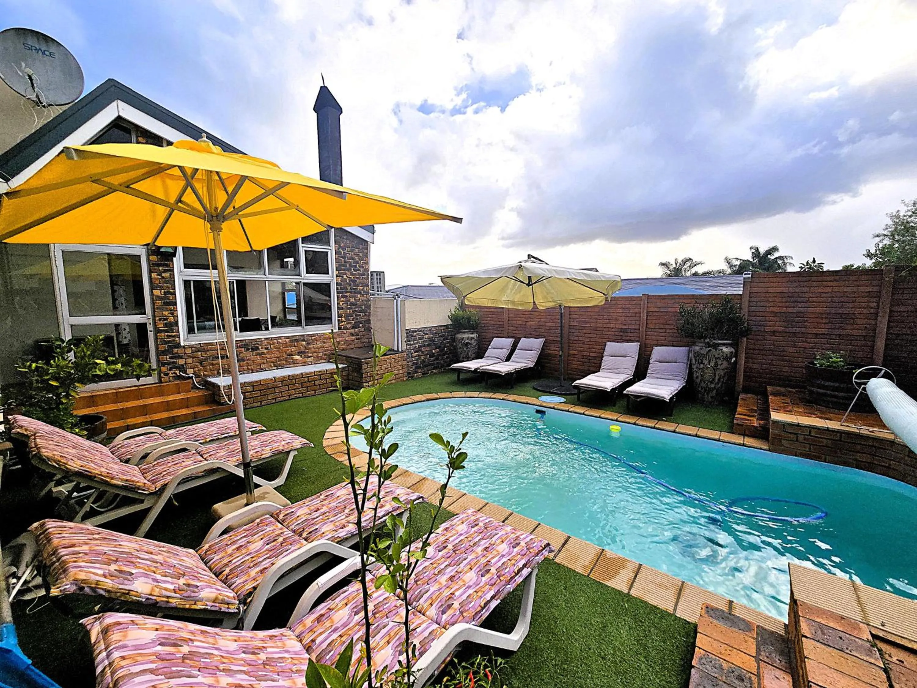 Swimming pool in Walters Lane Luxury Accommodation main house - No loadshedding