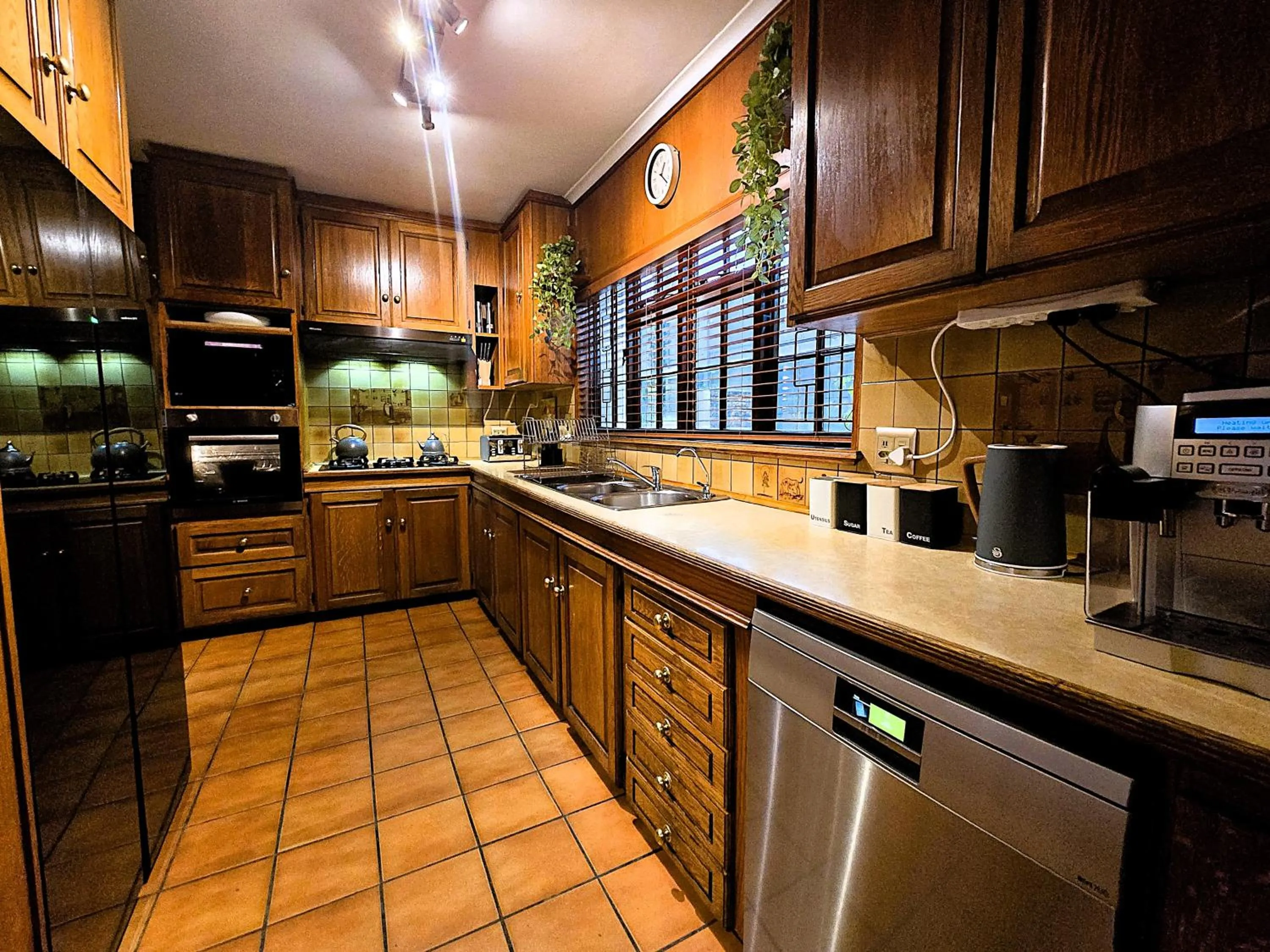 Coffee/tea facilities in Walters Lane Luxury Accommodation main house - No loadshedding