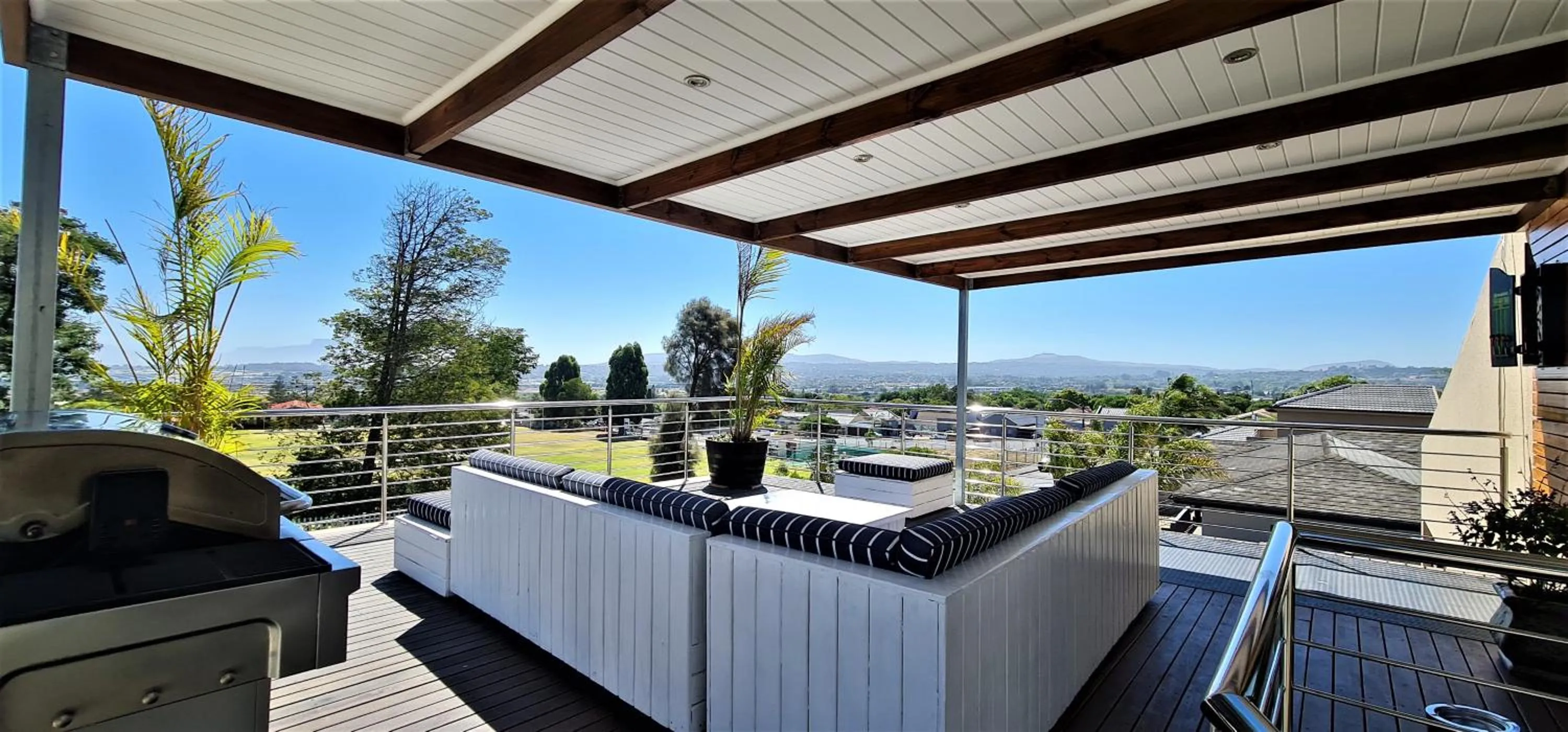 Darts in Walters Lane Luxury Accommodation main house - No loadshedding