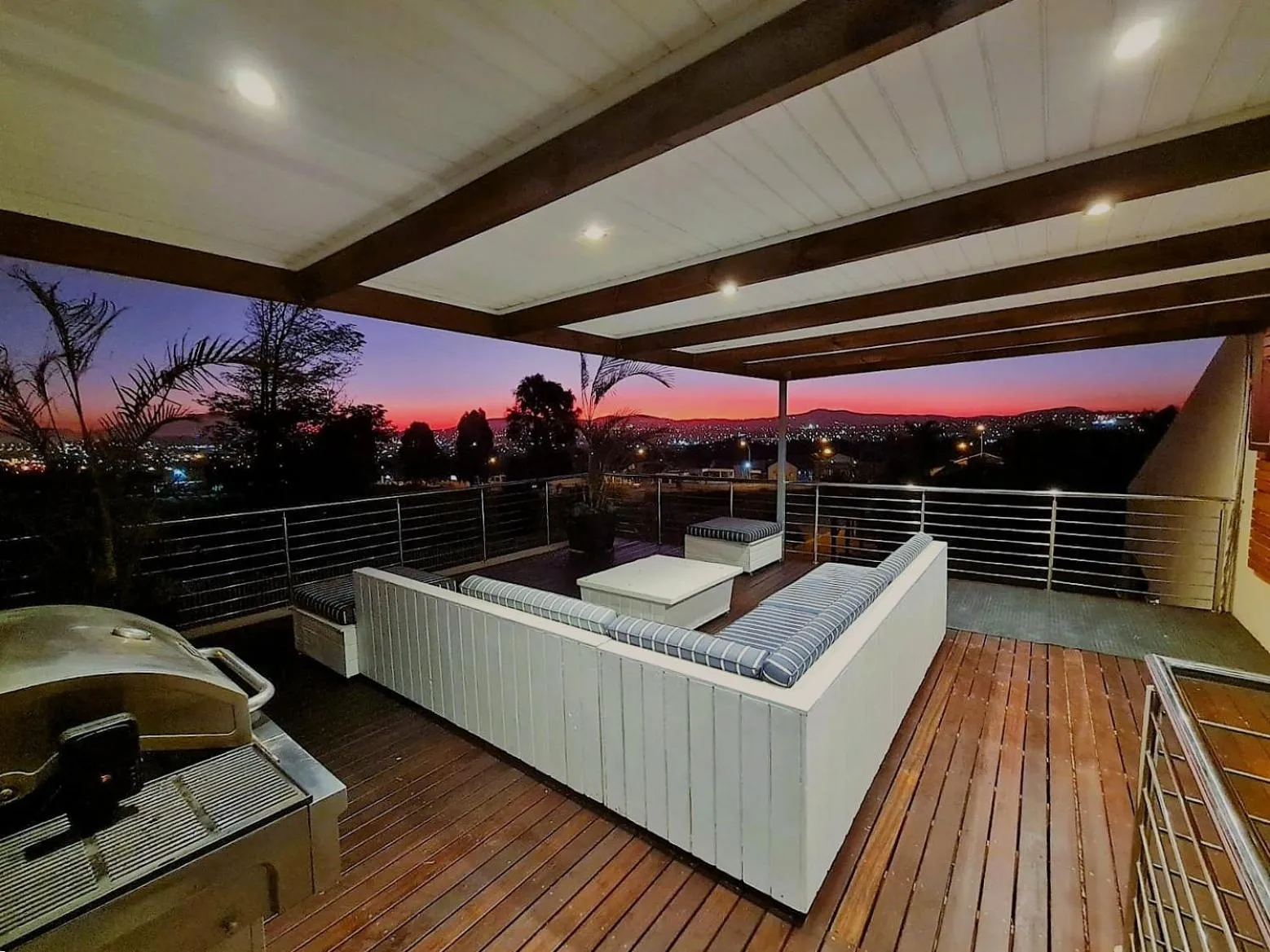 BBQ facilities in Walters Lane Luxury Accommodation main house - No loadshedding