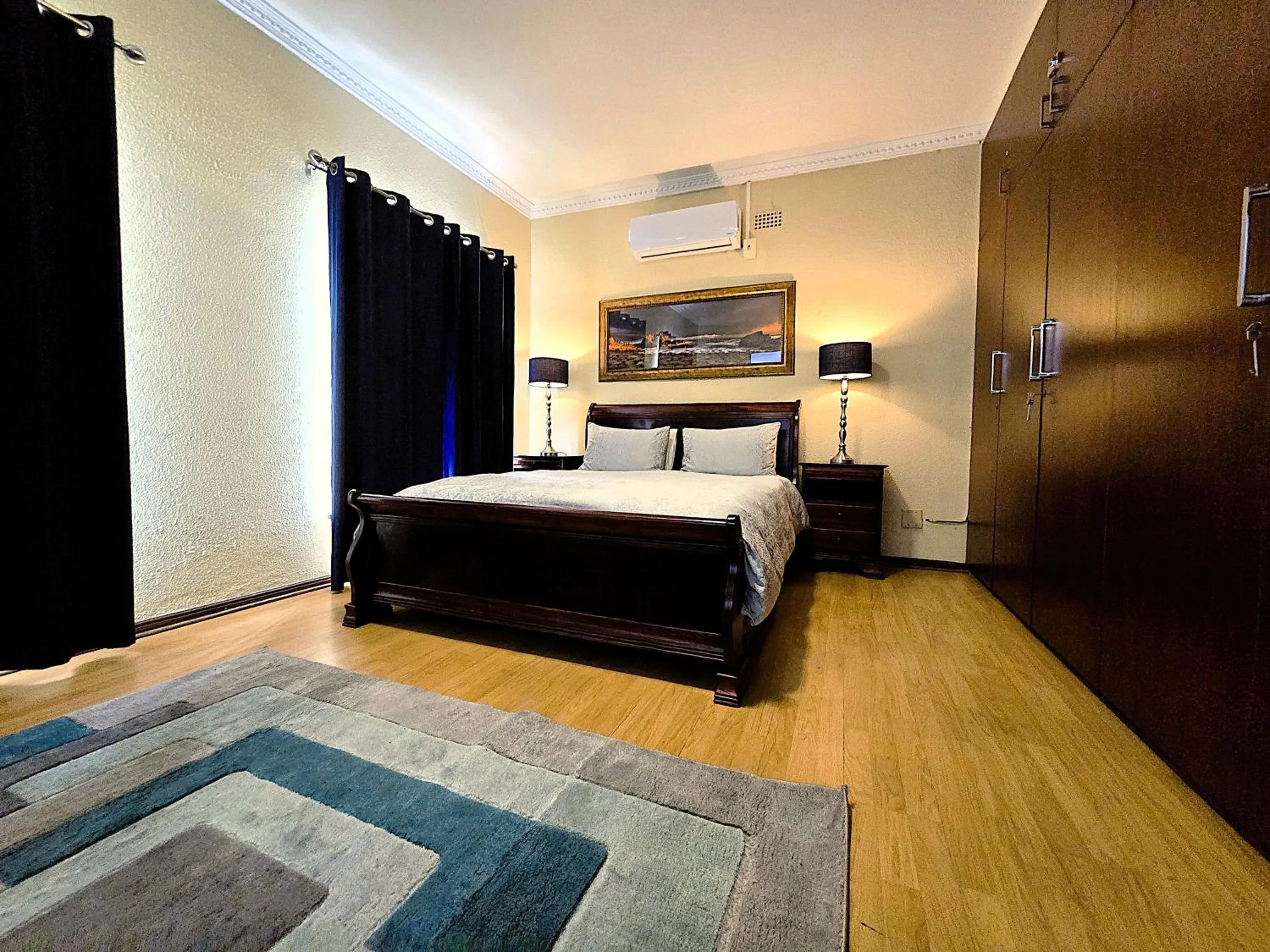 Bed in Walters Lane Luxury Accommodation main house - No loadshedding