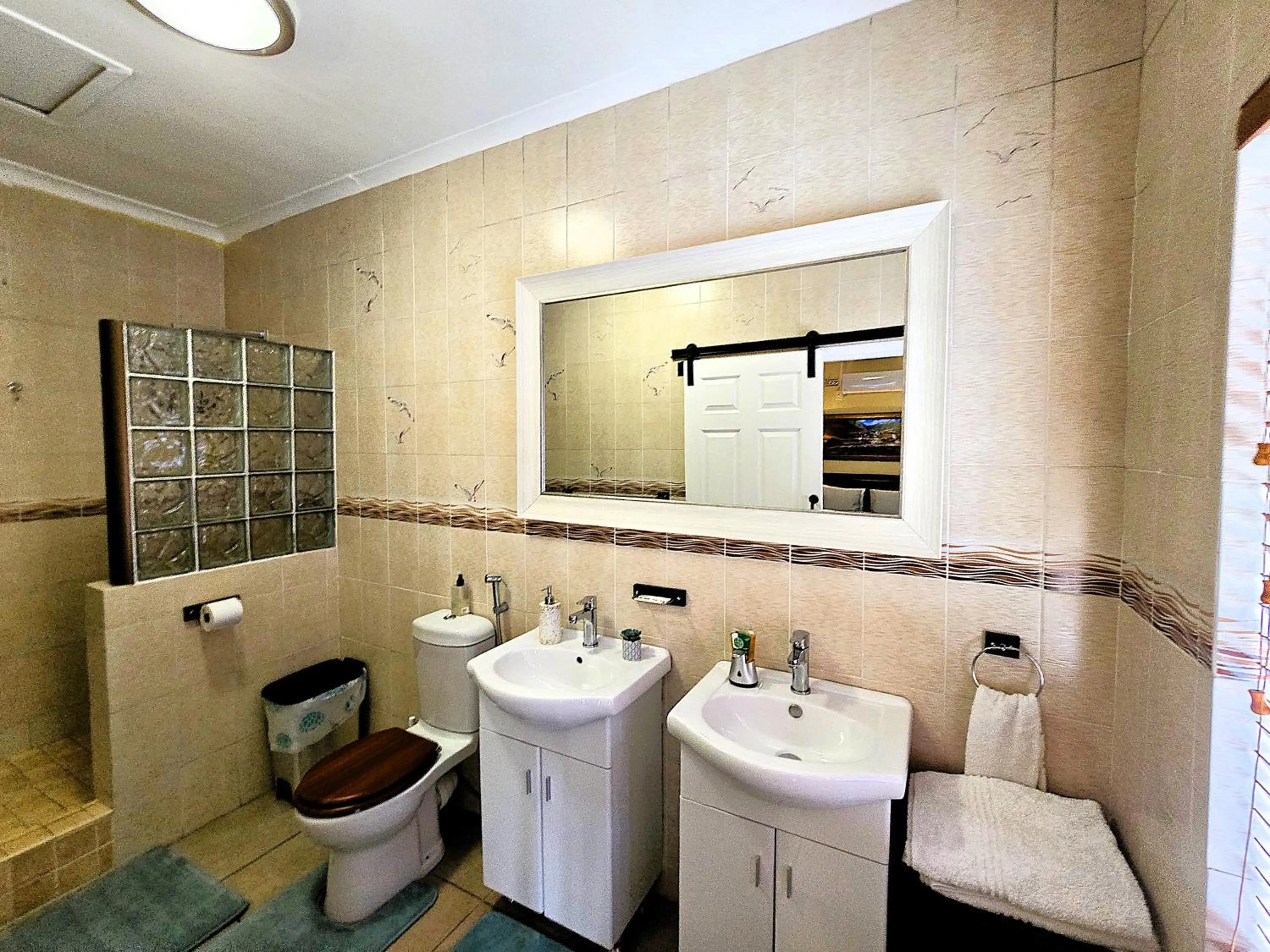 Shower in Walters Lane Luxury Accommodation main house - No loadshedding