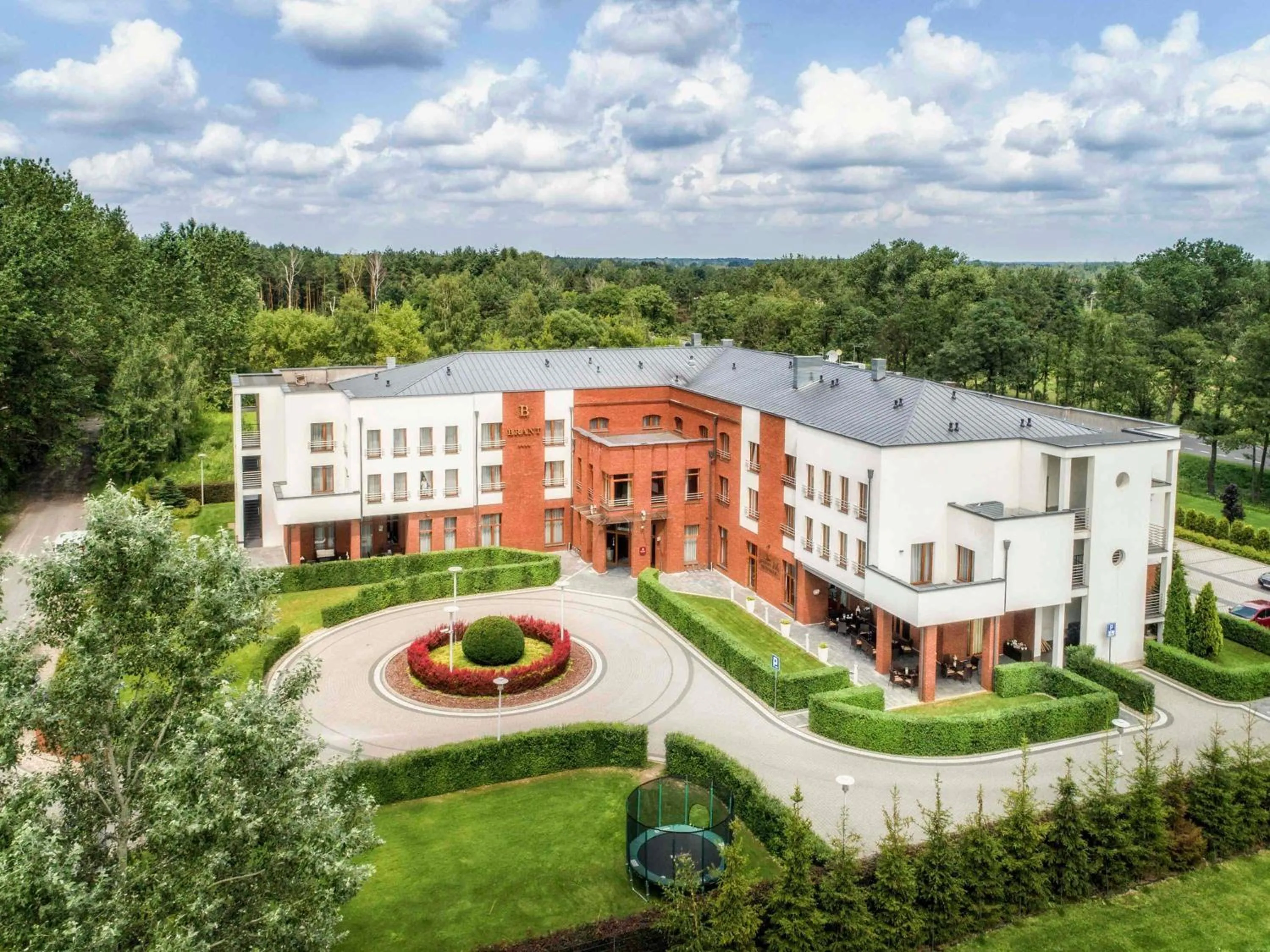 Property building in Mercure Wiazowna Brant