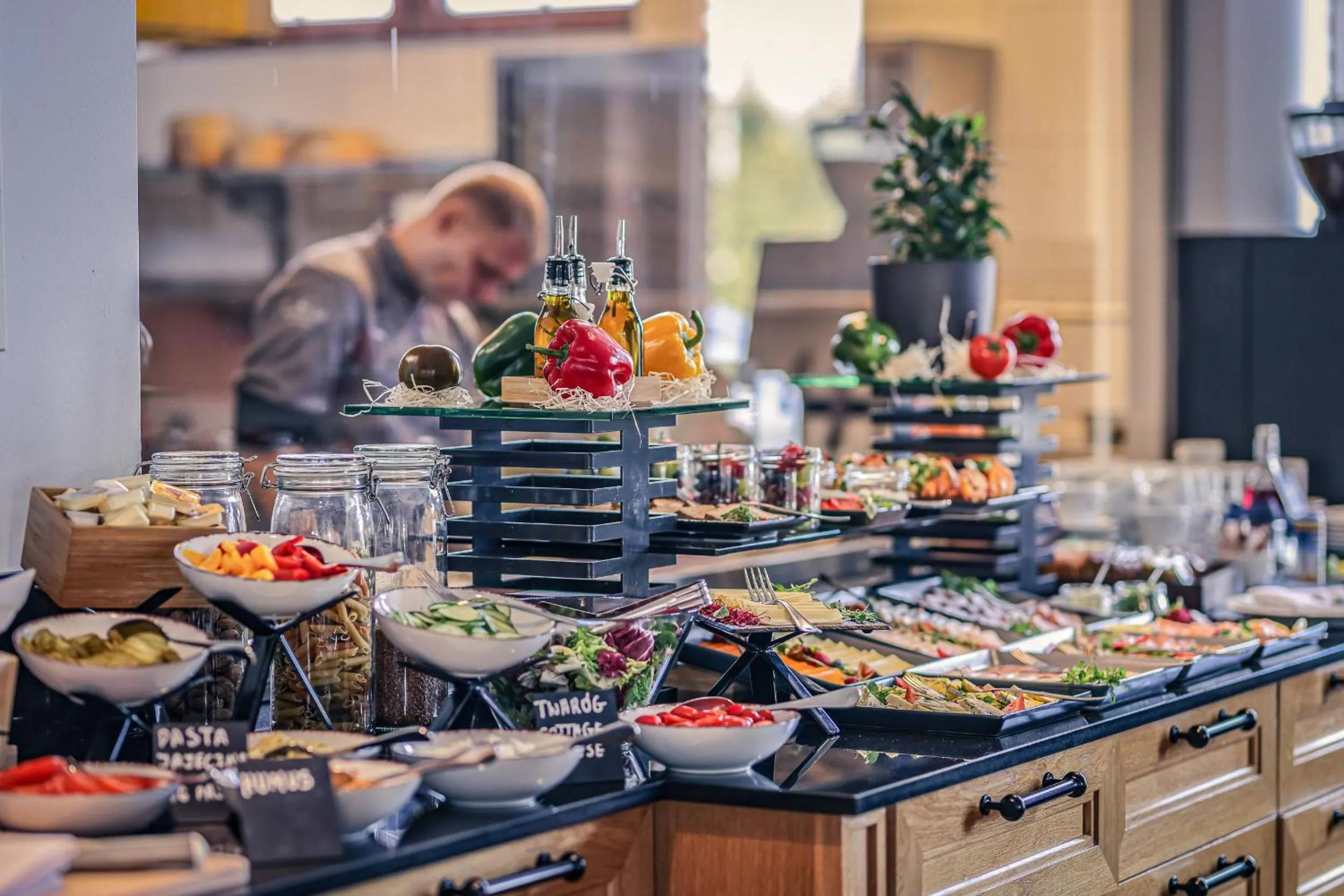 Restaurant/places to eat in Mercure Wiazowna Brant