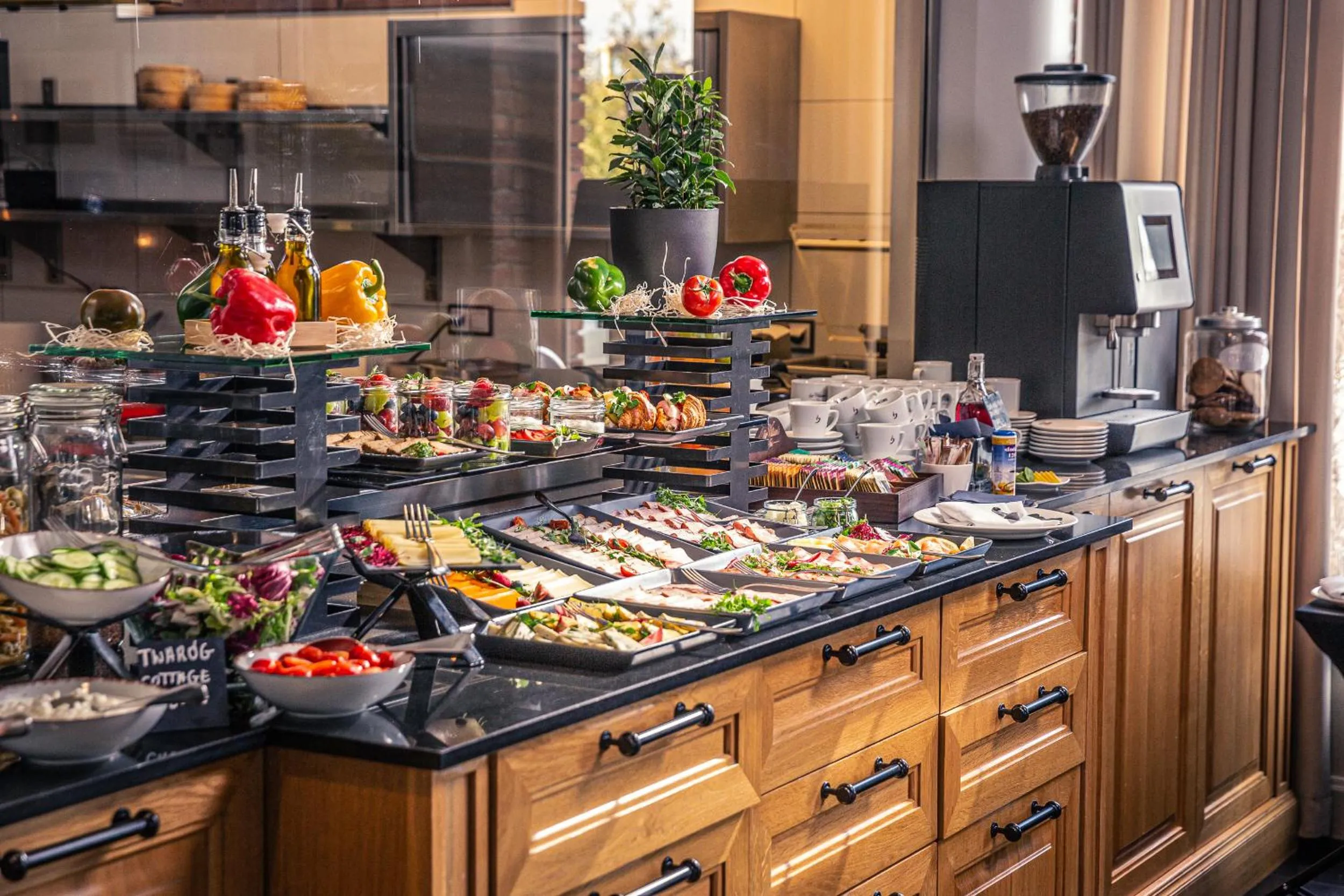 Restaurant/places to eat in Mercure Wiazowna Brant