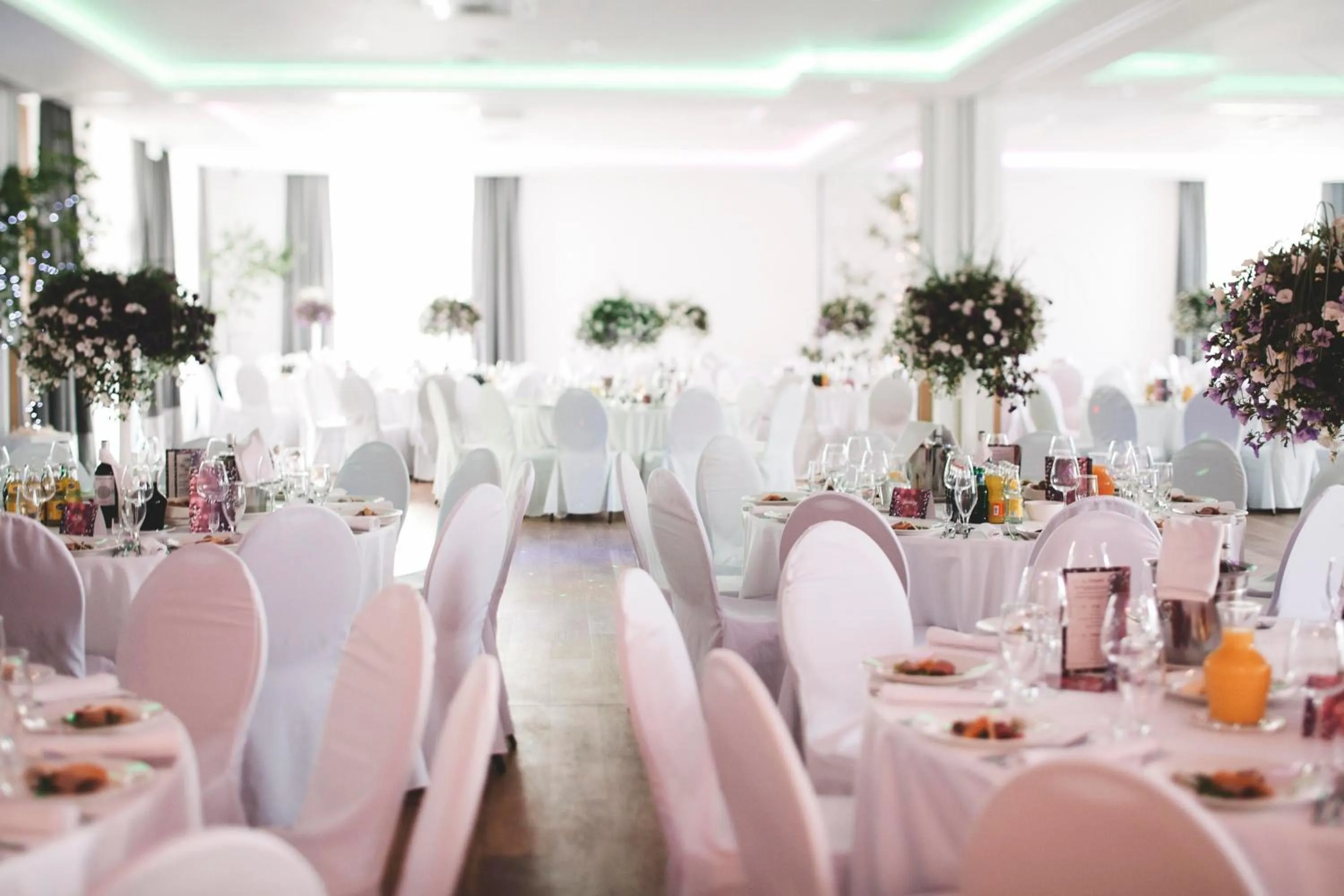 Restaurant/places to eat in Mercure Wiazowna Brant