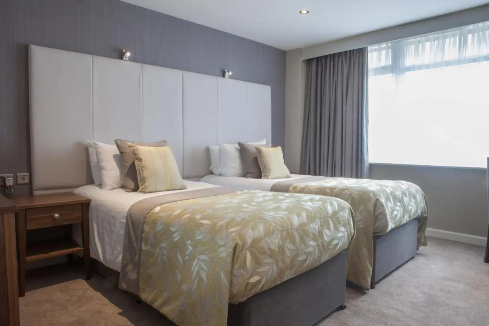 Twin Room in Four Seasons Hotel & Leisure Club Twin Room in Four Seasons Hotel & Leisure Club