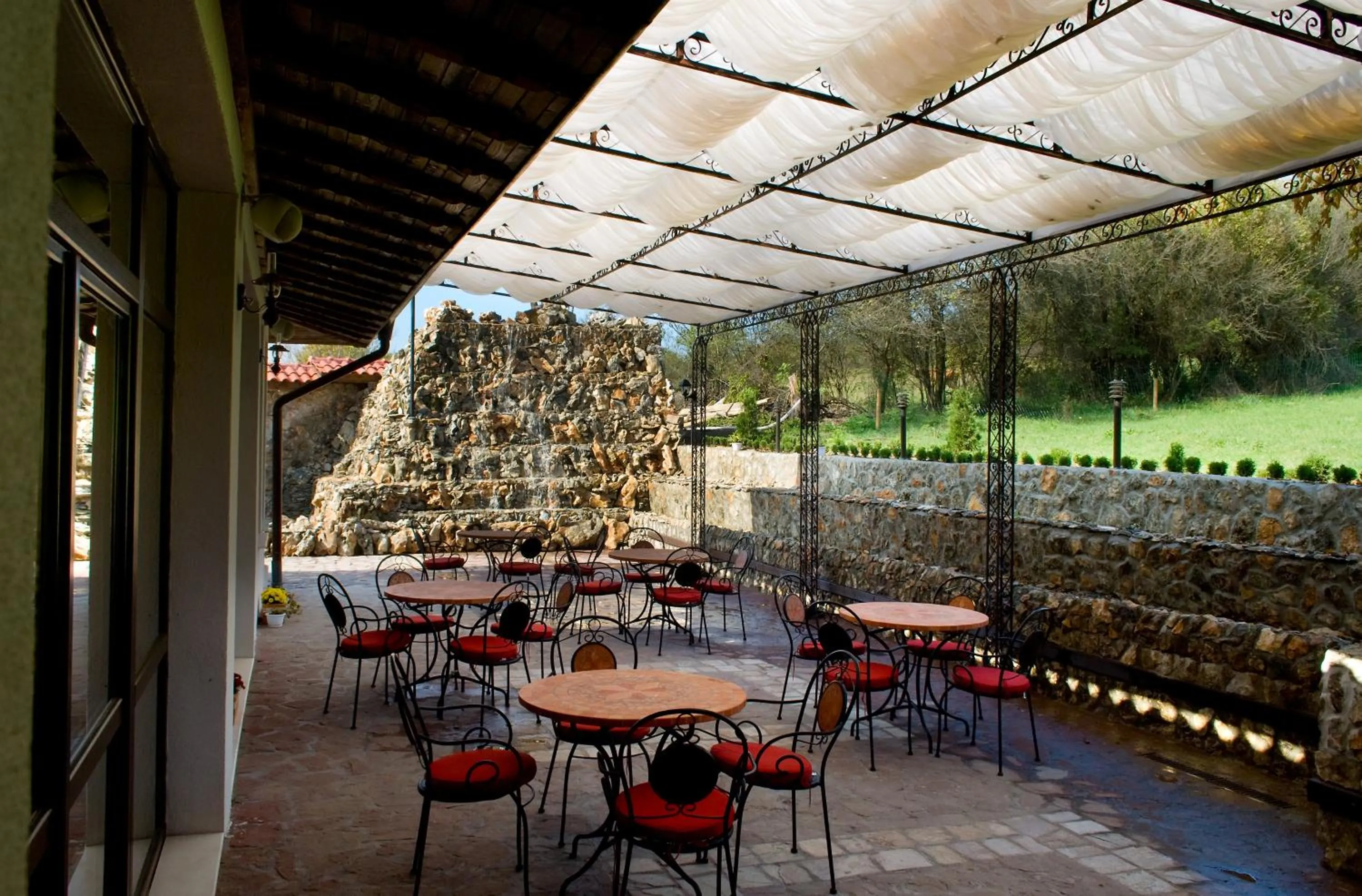 Patio in Complex Praveshki Hanove