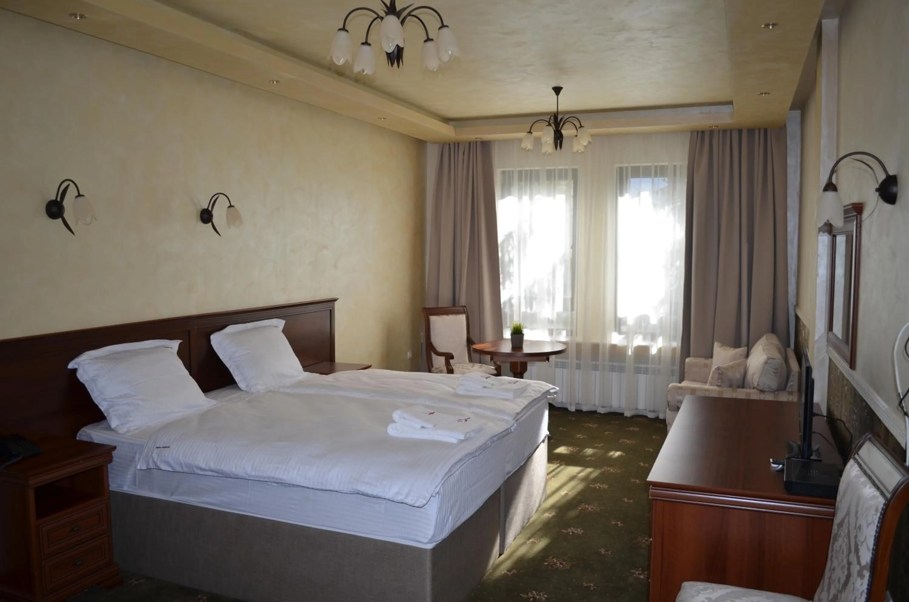 Day, Bed in Complex Praveshki Hanove