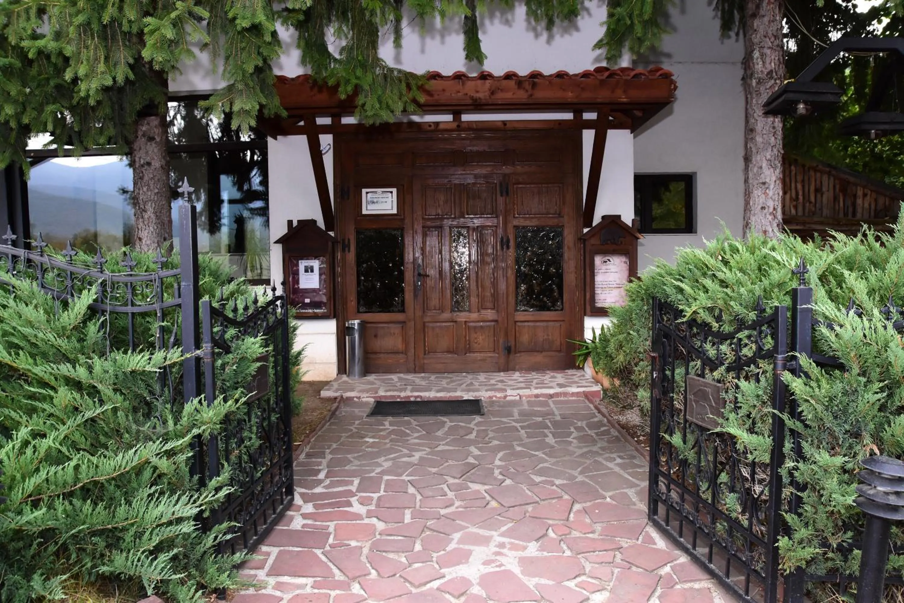 Facade/entrance in Complex Praveshki Hanove