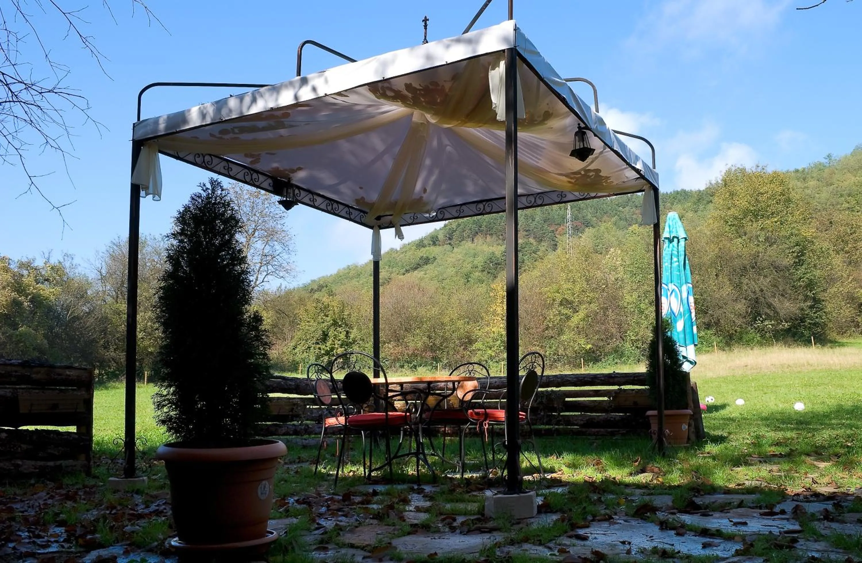 Patio in Complex Praveshki Hanove