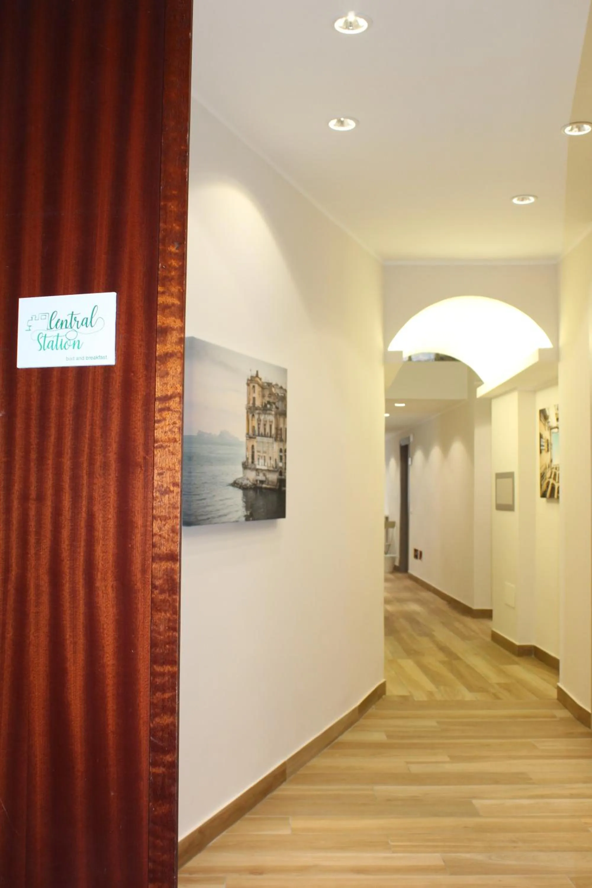 Area and facilities in Central Station Garibaldi