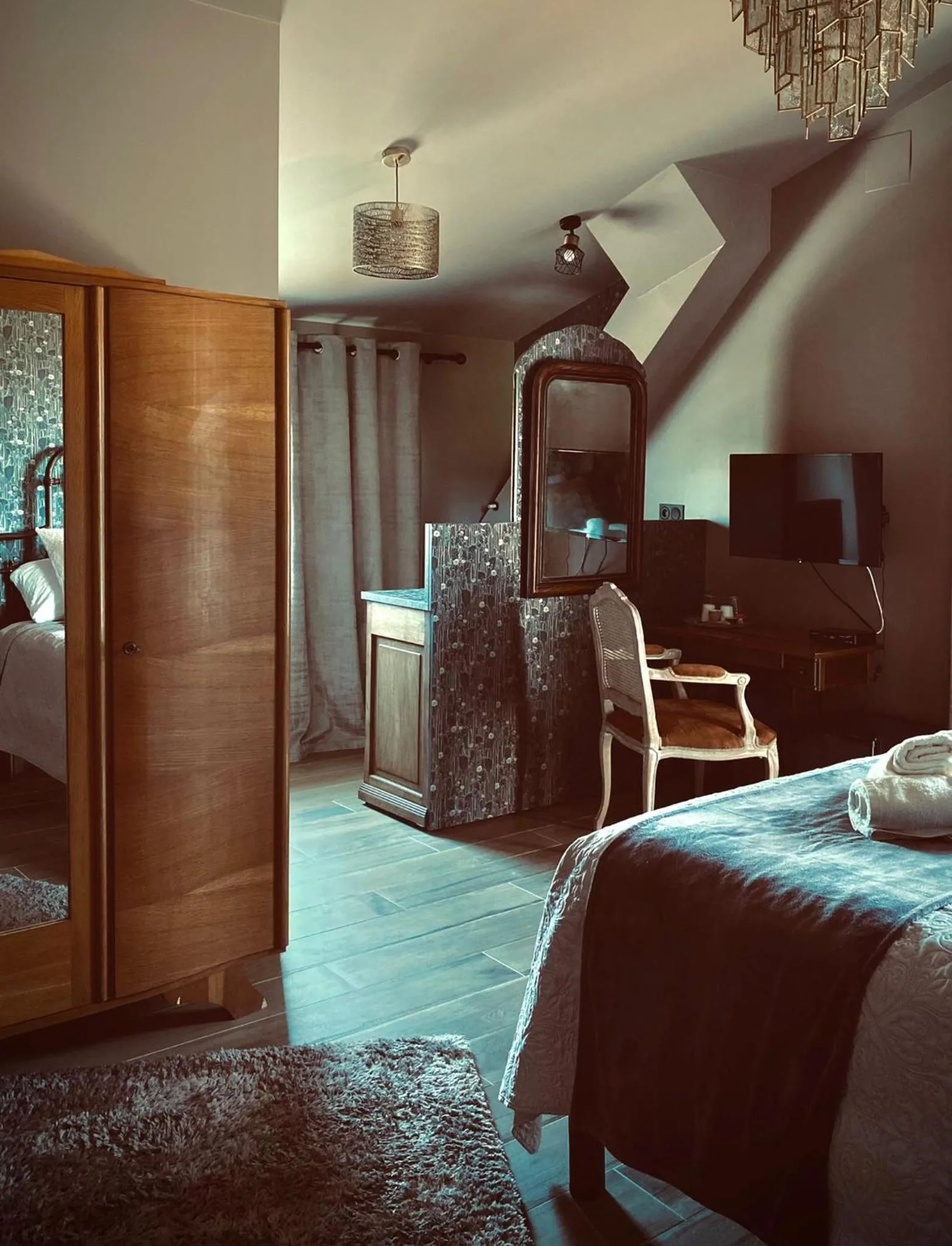 Bedroom, Bed in Sous Les Pins gîtes et chambres d'hôtes