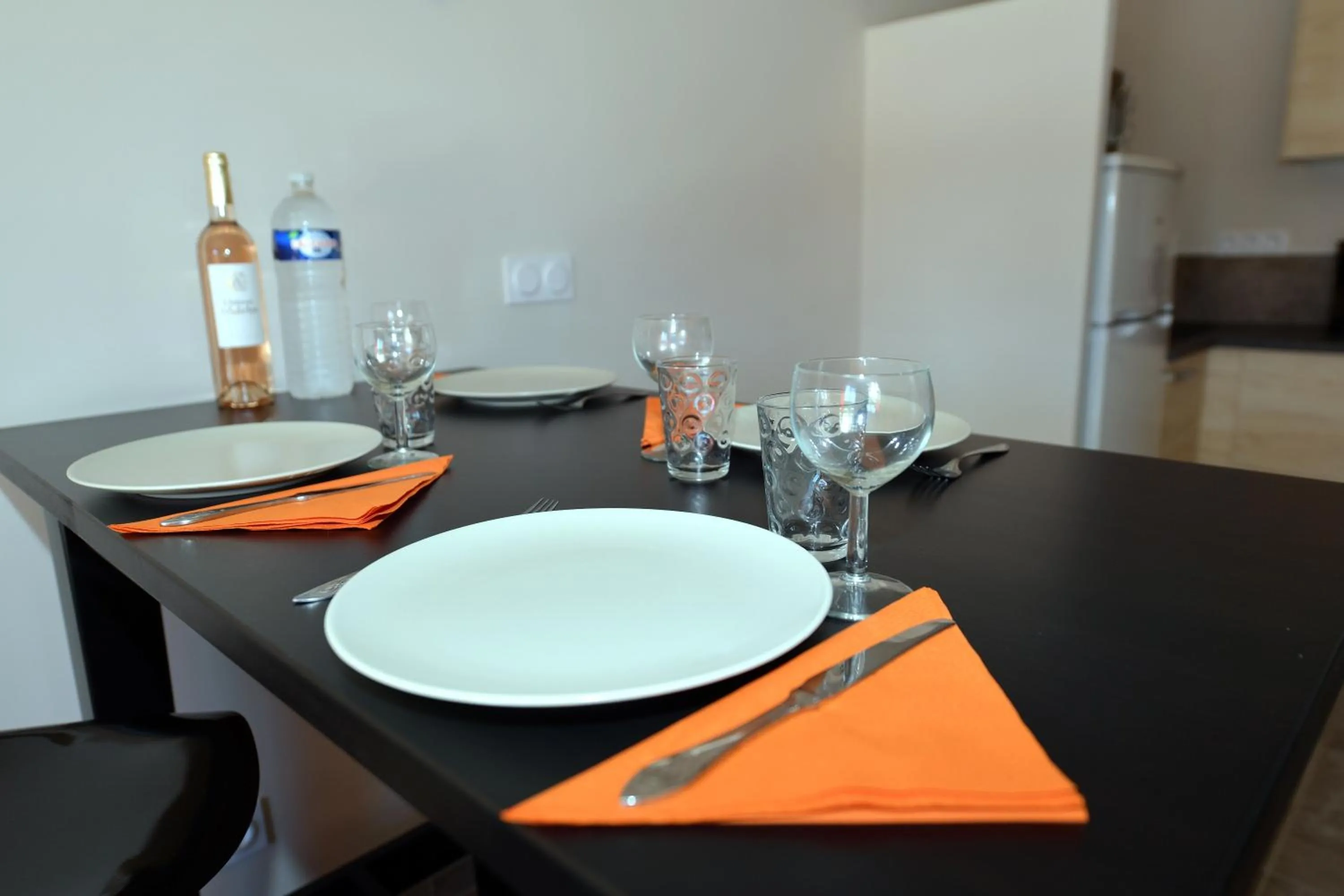 Dining area in Sous Les Pins gîtes et chambres d'hôtes