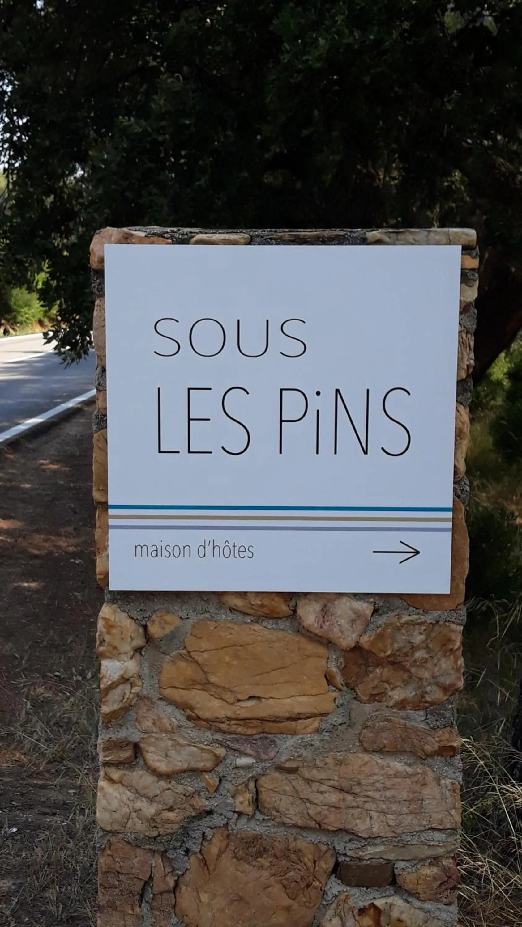 Logo/Certificate/Sign in Sous Les Pins gîtes et chambres d'hôtes
