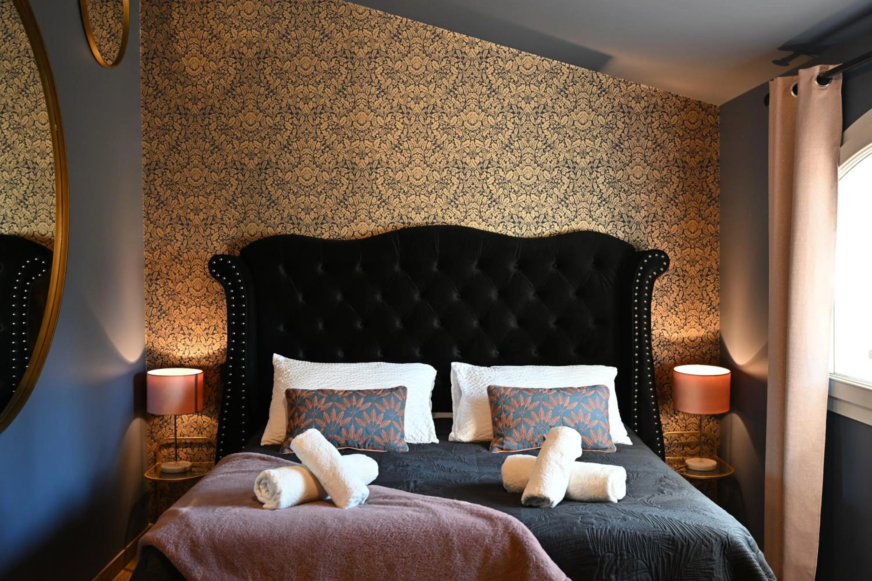 Bed in Sous Les Pins gîtes et chambres d'hôtes