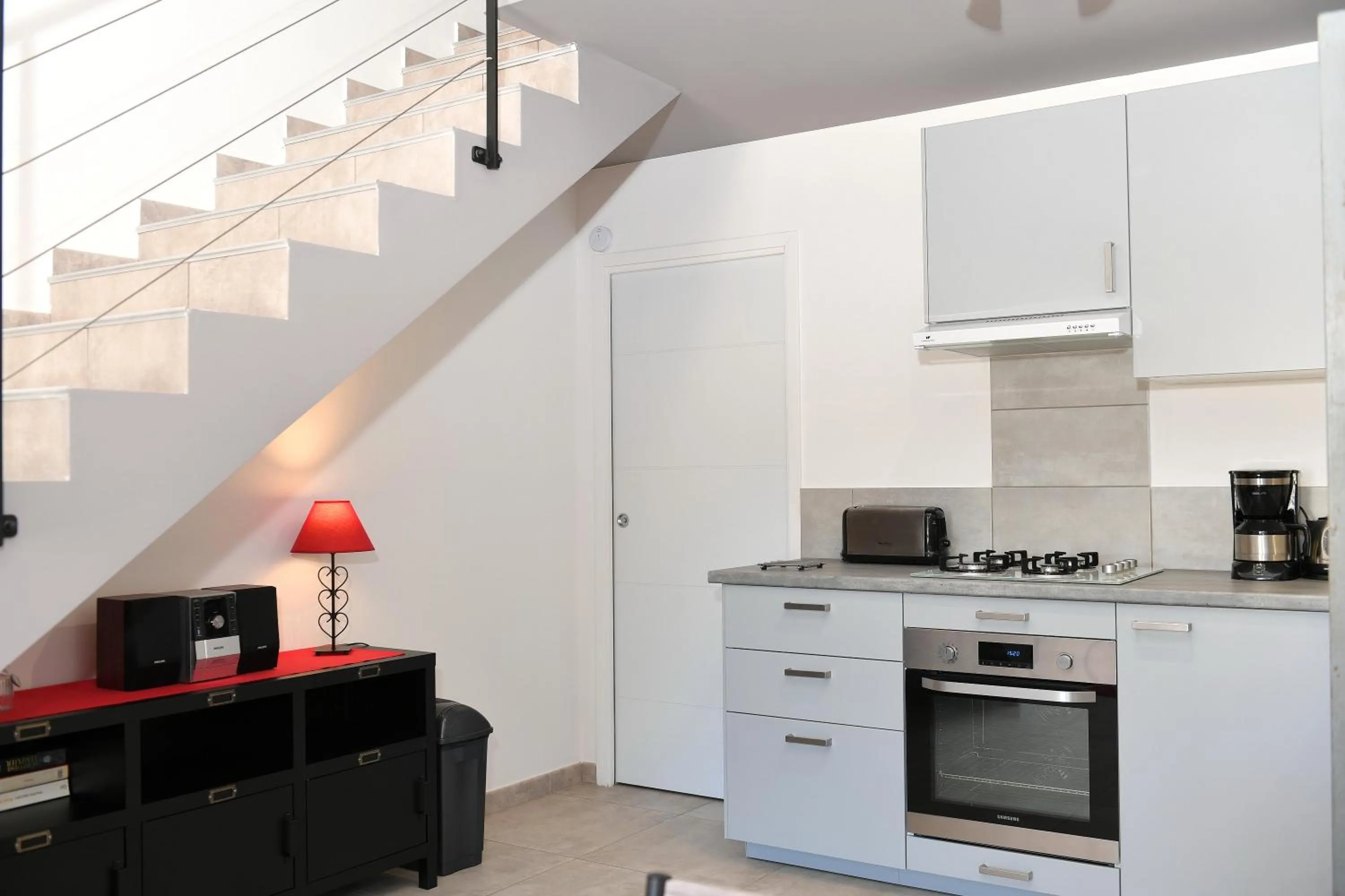 Kitchen or kitchenette in Sous Les Pins gîtes et chambres d'hôtes