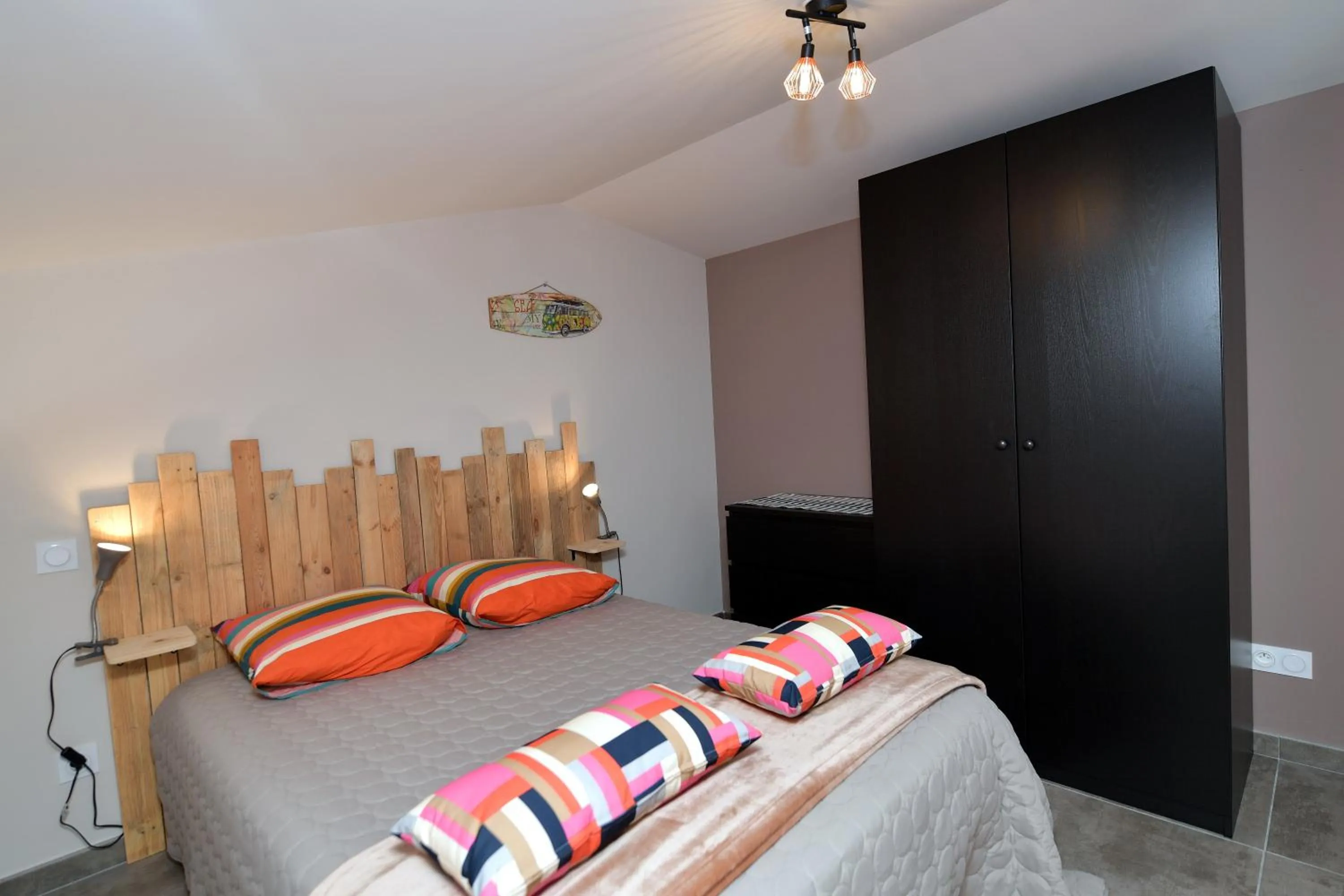 Bed in Sous Les Pins gîtes et chambres d'hôtes