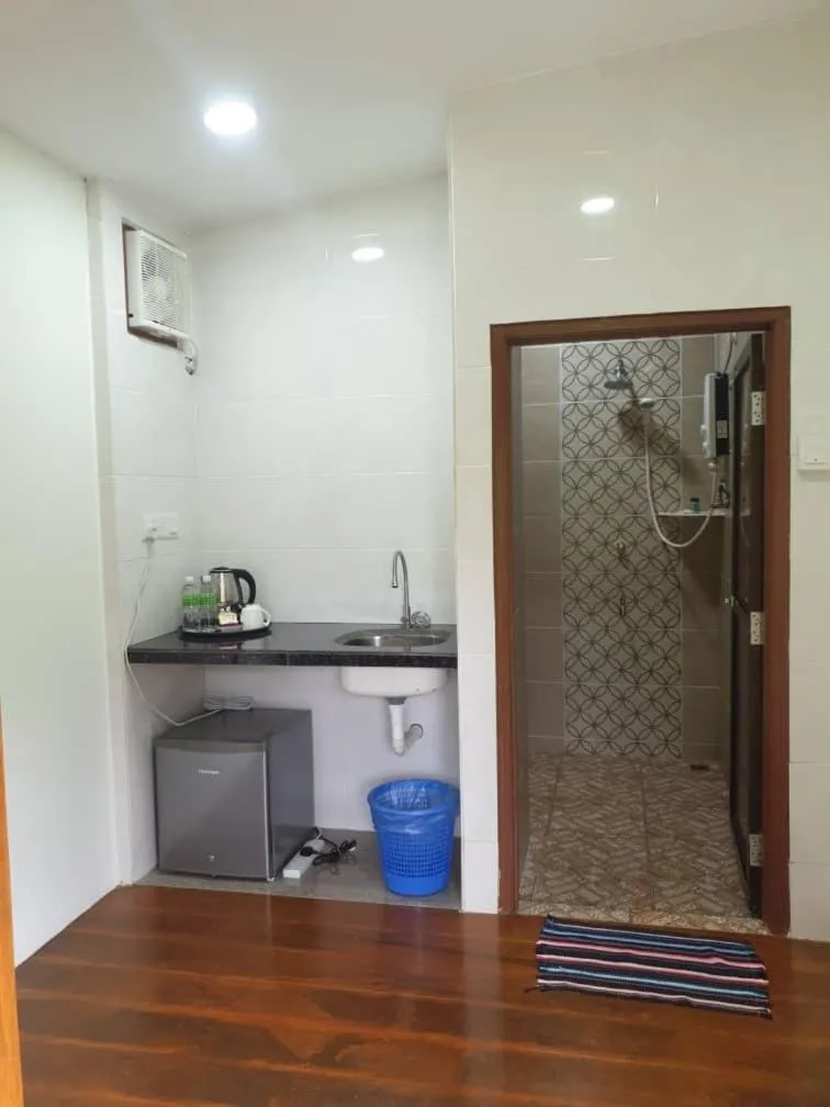 Shower in Padimas Villa @Datai Valley