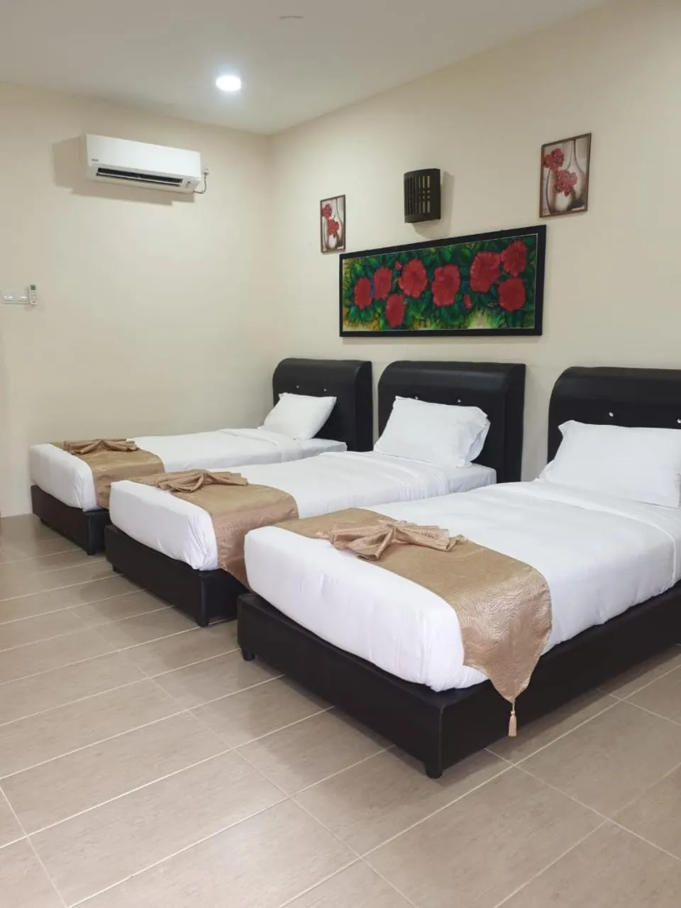 Bed in Padimas Villa @Datai Valley