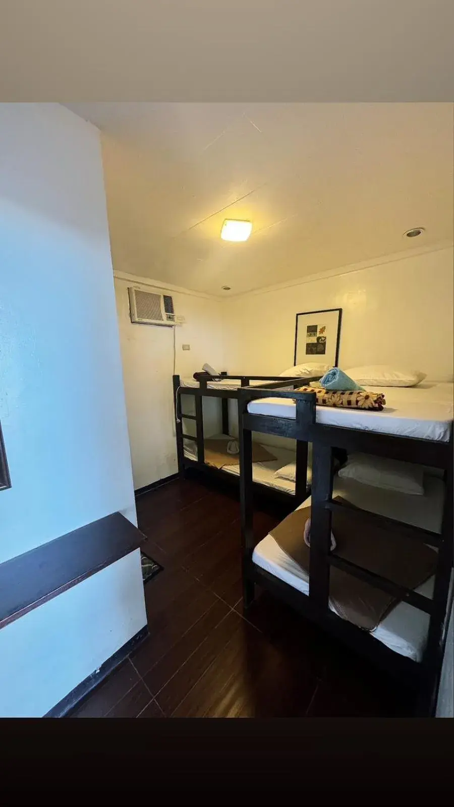 4-Bed Mixed Dormitory Room in Raya Del Sol Dive Resort 4-Bed Mixed Dormitory Room in Raya Del Sol Dive Resort