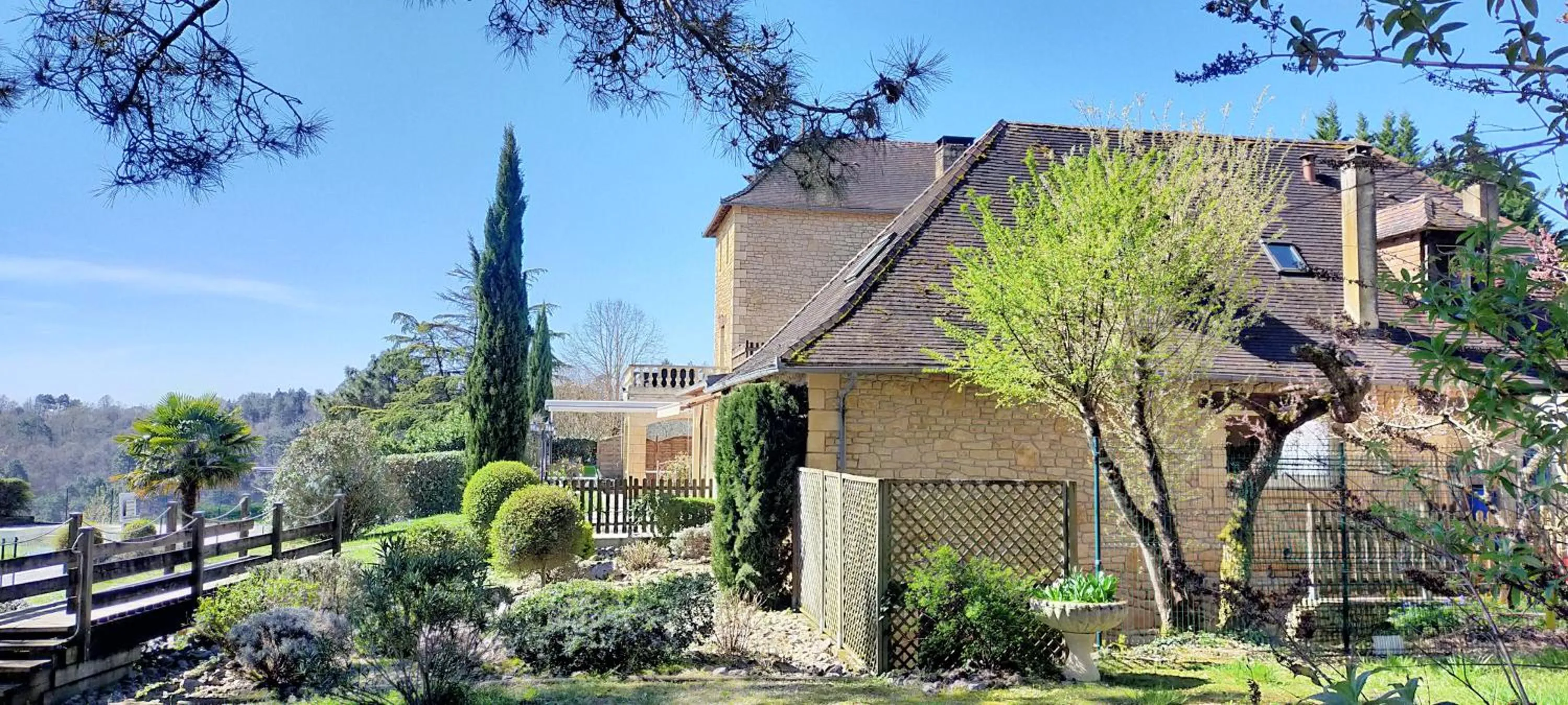 Logis hotel-restaurant les collines 59 route des crêtes