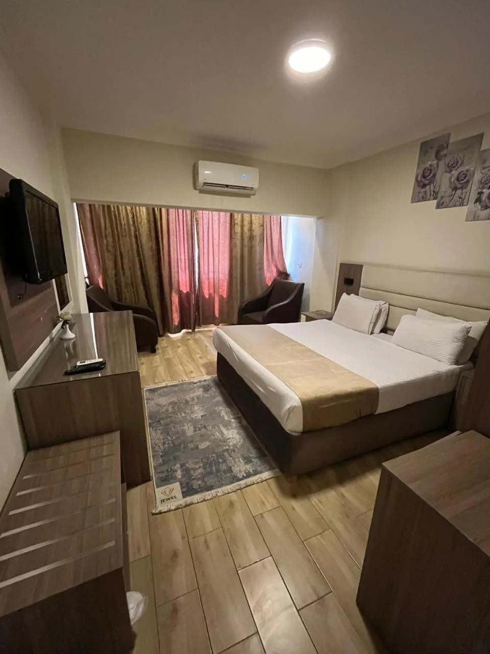 Bed in Jewel Al Nasr Hotel & Apartments