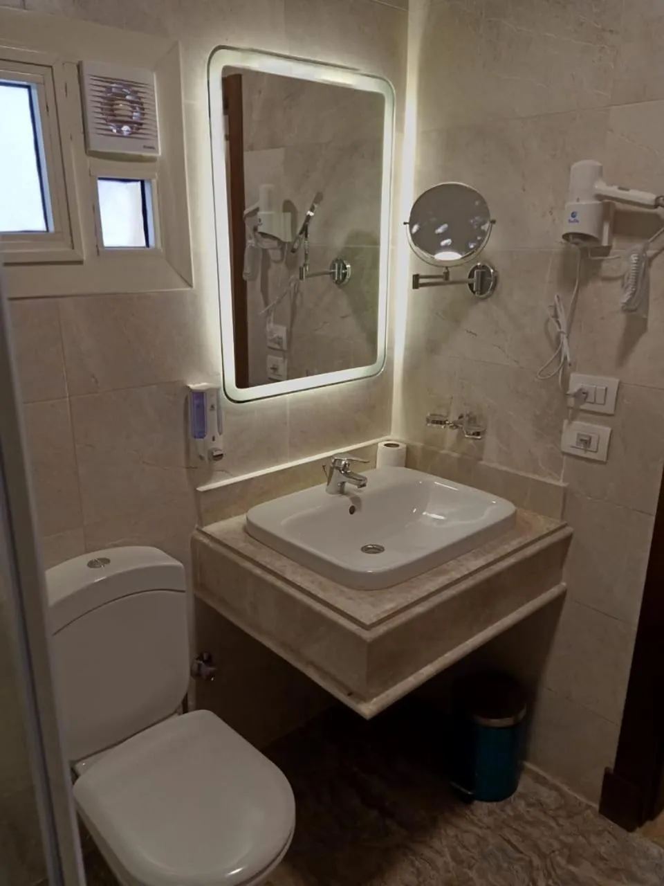 Bathroom in Jewel Al Nasr Hotel & Apartments