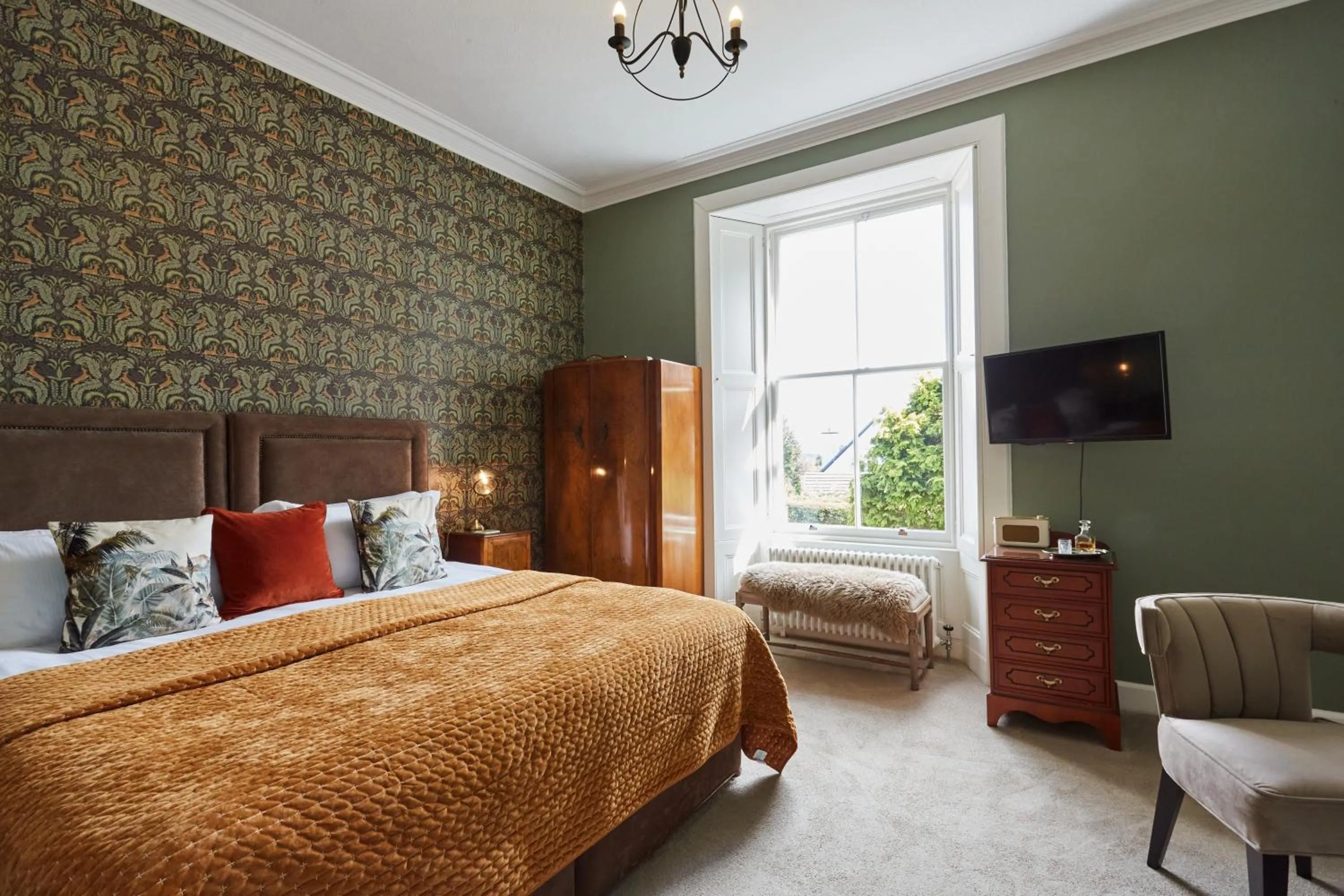 TV and multimedia, Bed in Merlindale