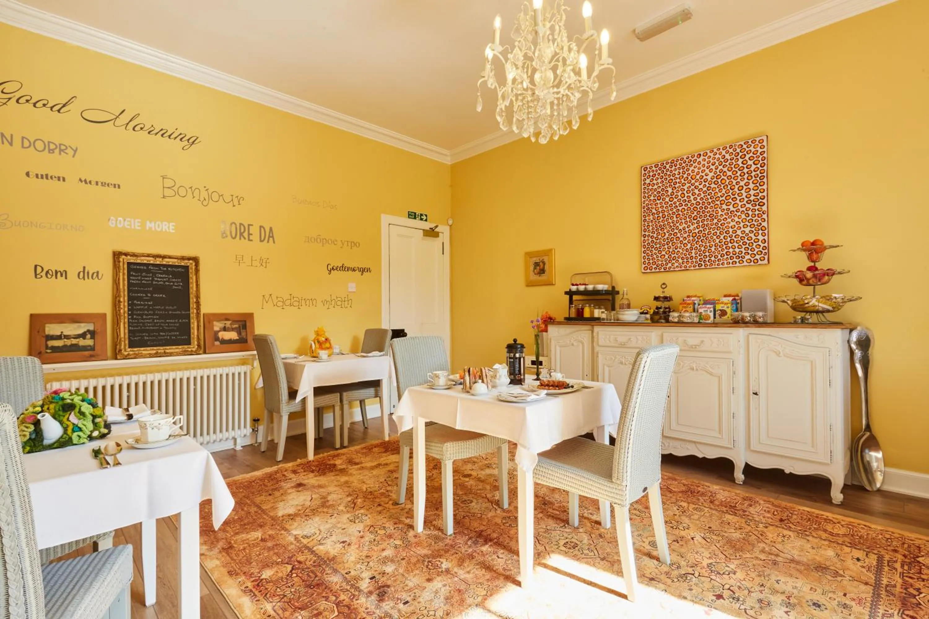 Dining area in Merlindale