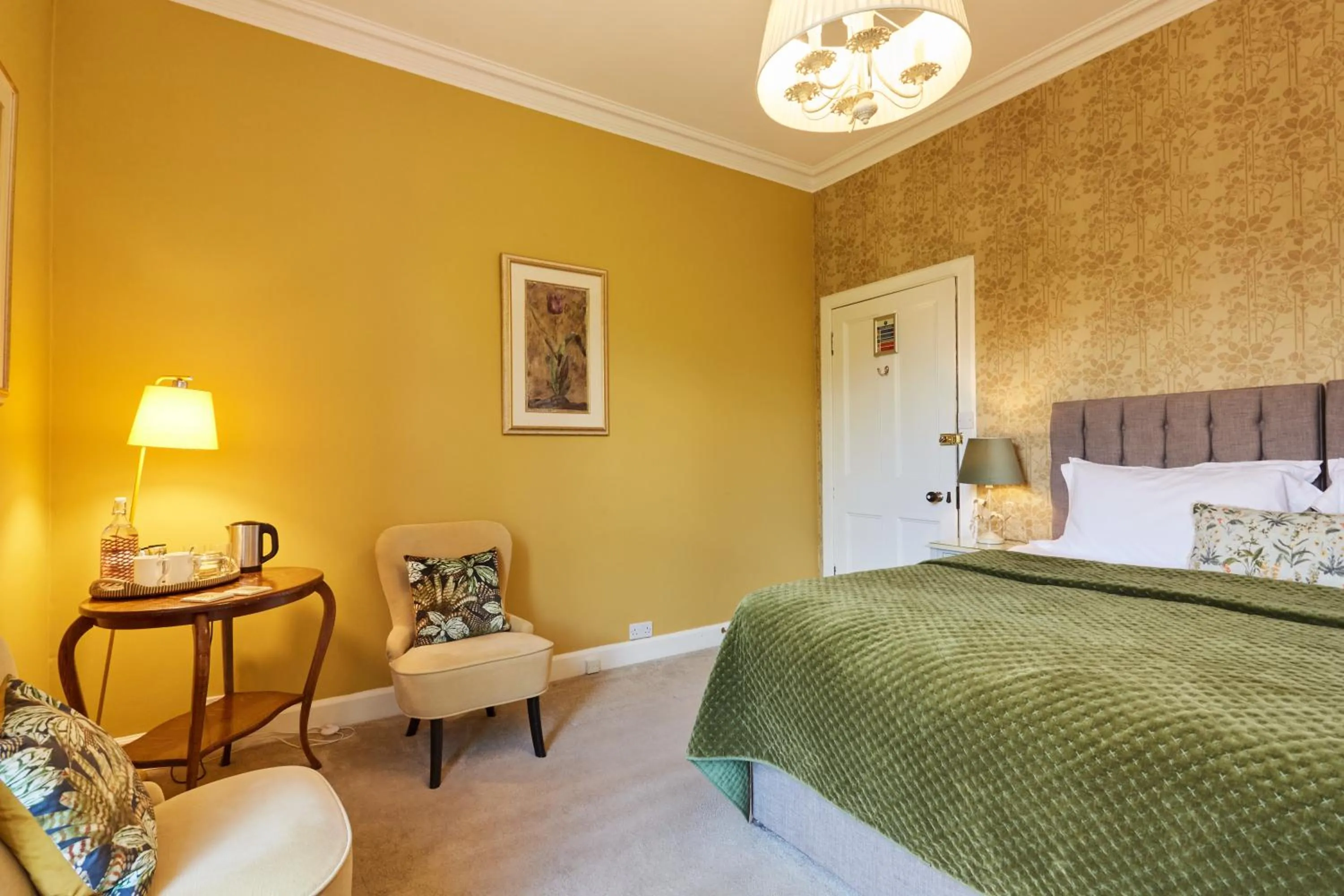 Bedroom, Bed in Merlindale