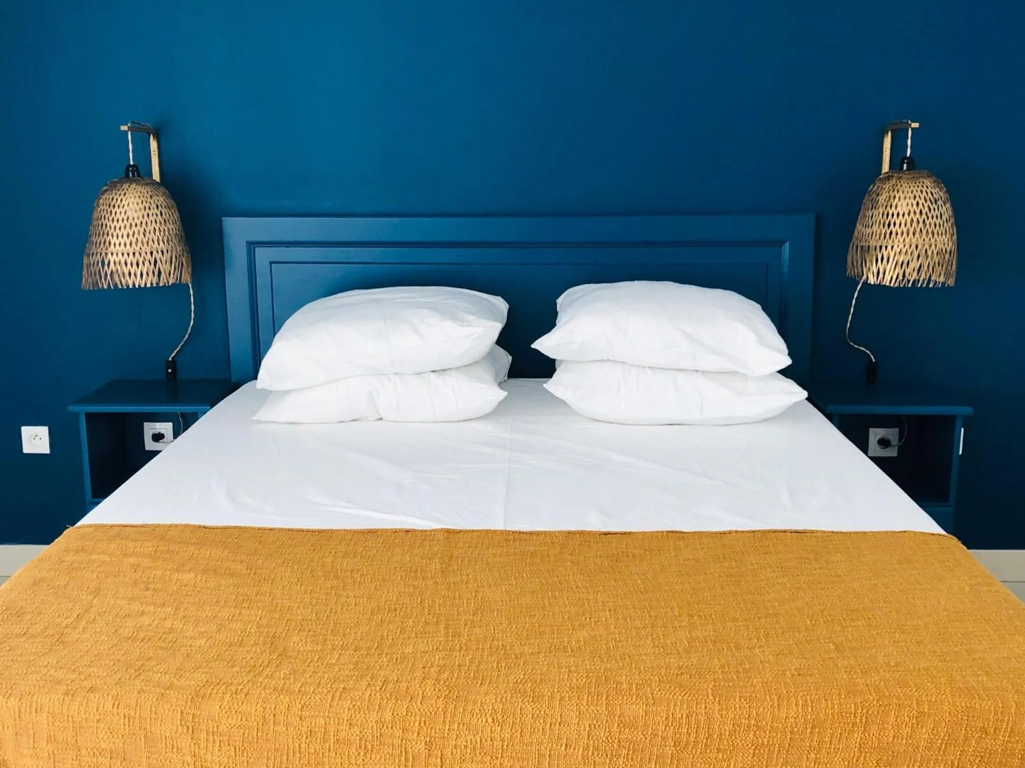 Bed in Hotel Pelican