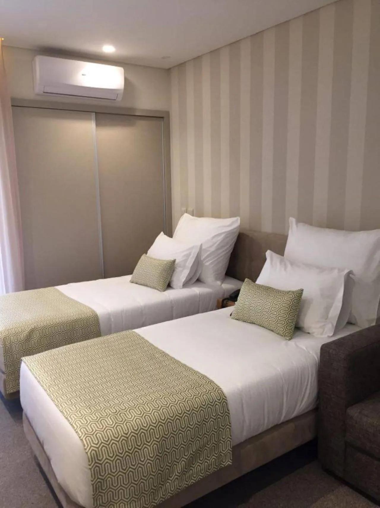 Photo of the whole room, Bed in Adelaide Hotel