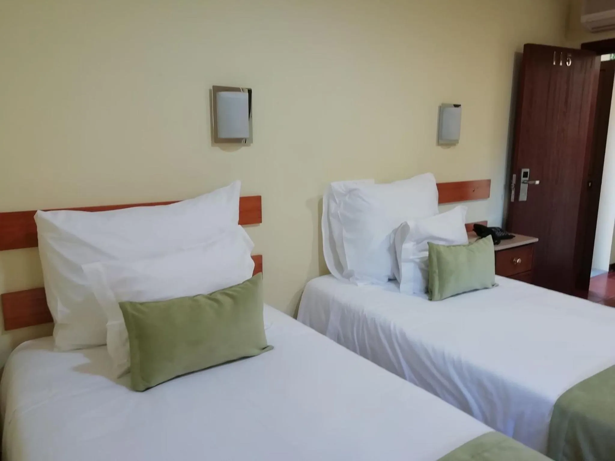 Photo of the whole room, Bed in Adelaide Hotel